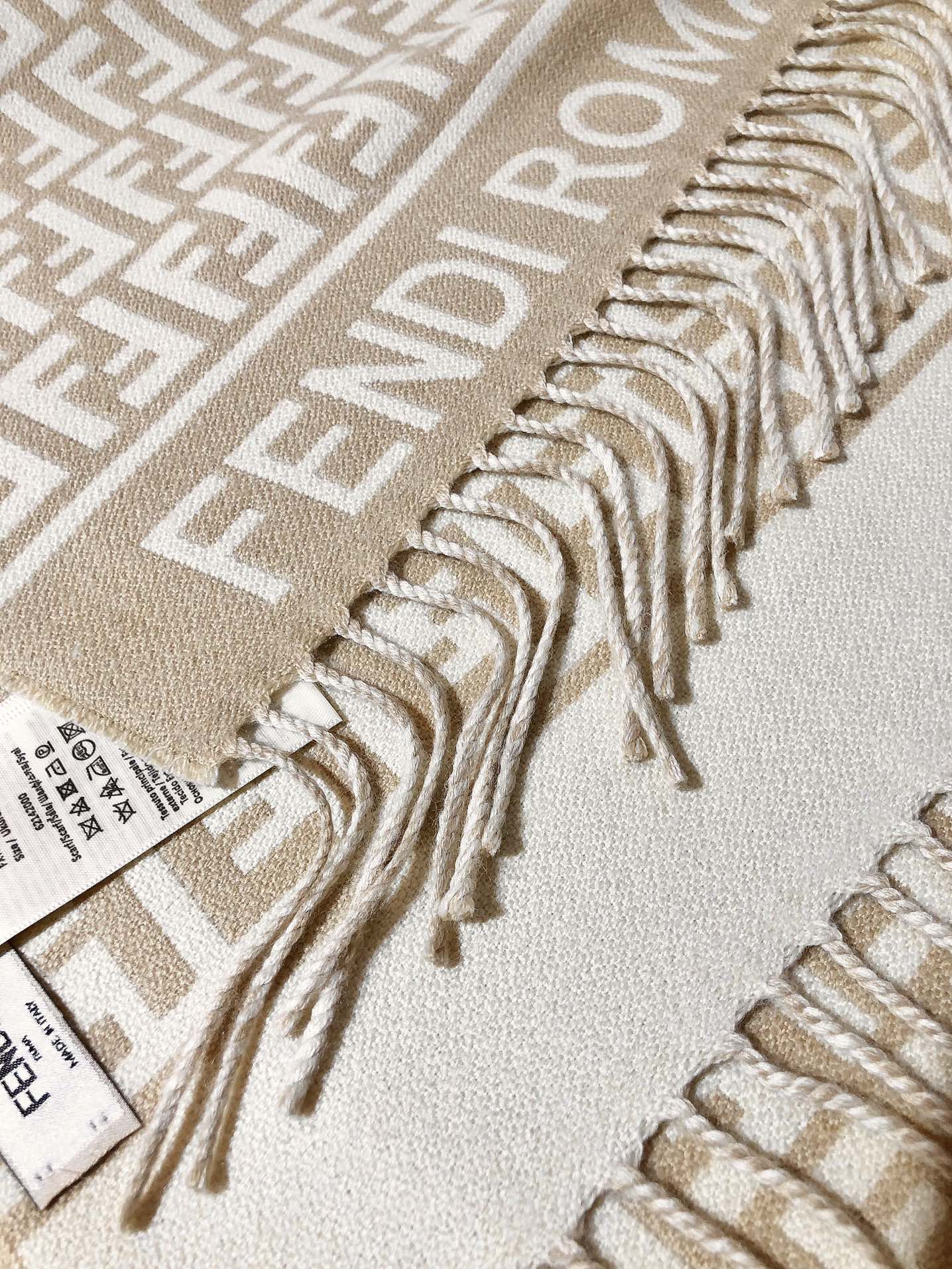 Fendi FF Monogram 180x45cm Beige Wool 136600
