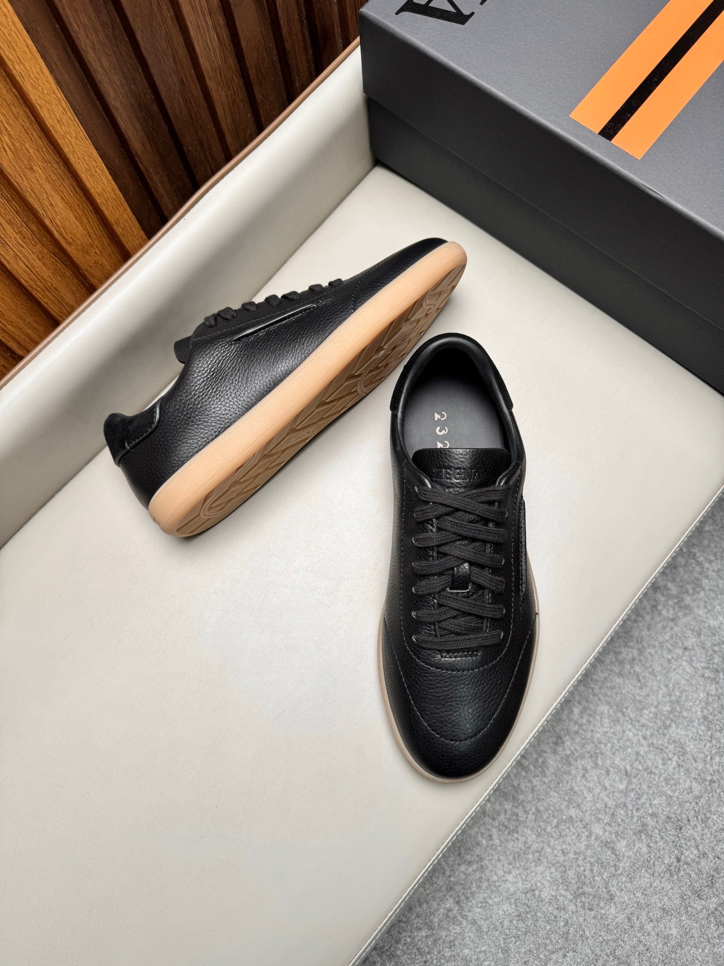 Zegna Men's 232 Low-Top Sneakers Black Grained Leather