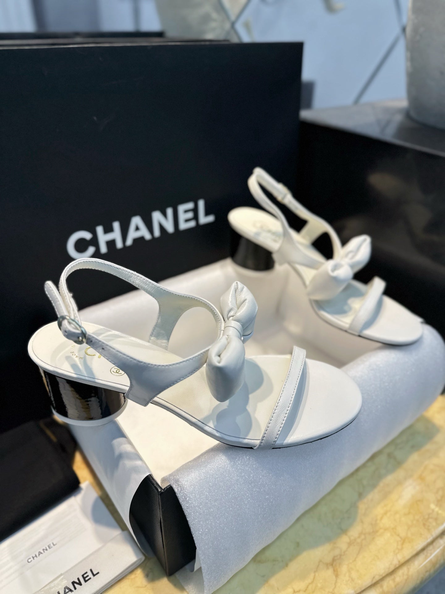 CC 26s Bow Block Heel Sandals White Leather 964832