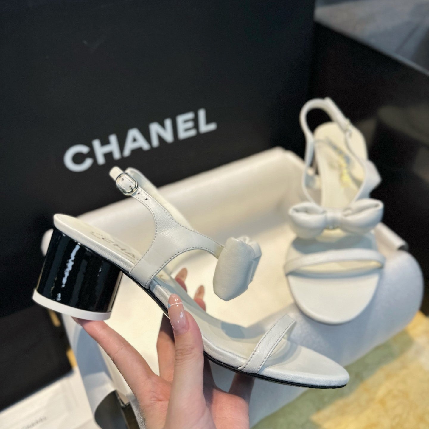CC 26s Bow Block Heel Sandals White Leather 964832