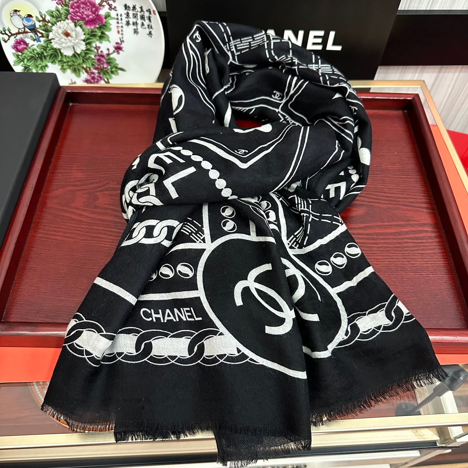 CC Camellia Letter Print 200cm Black White Cashmere 153112