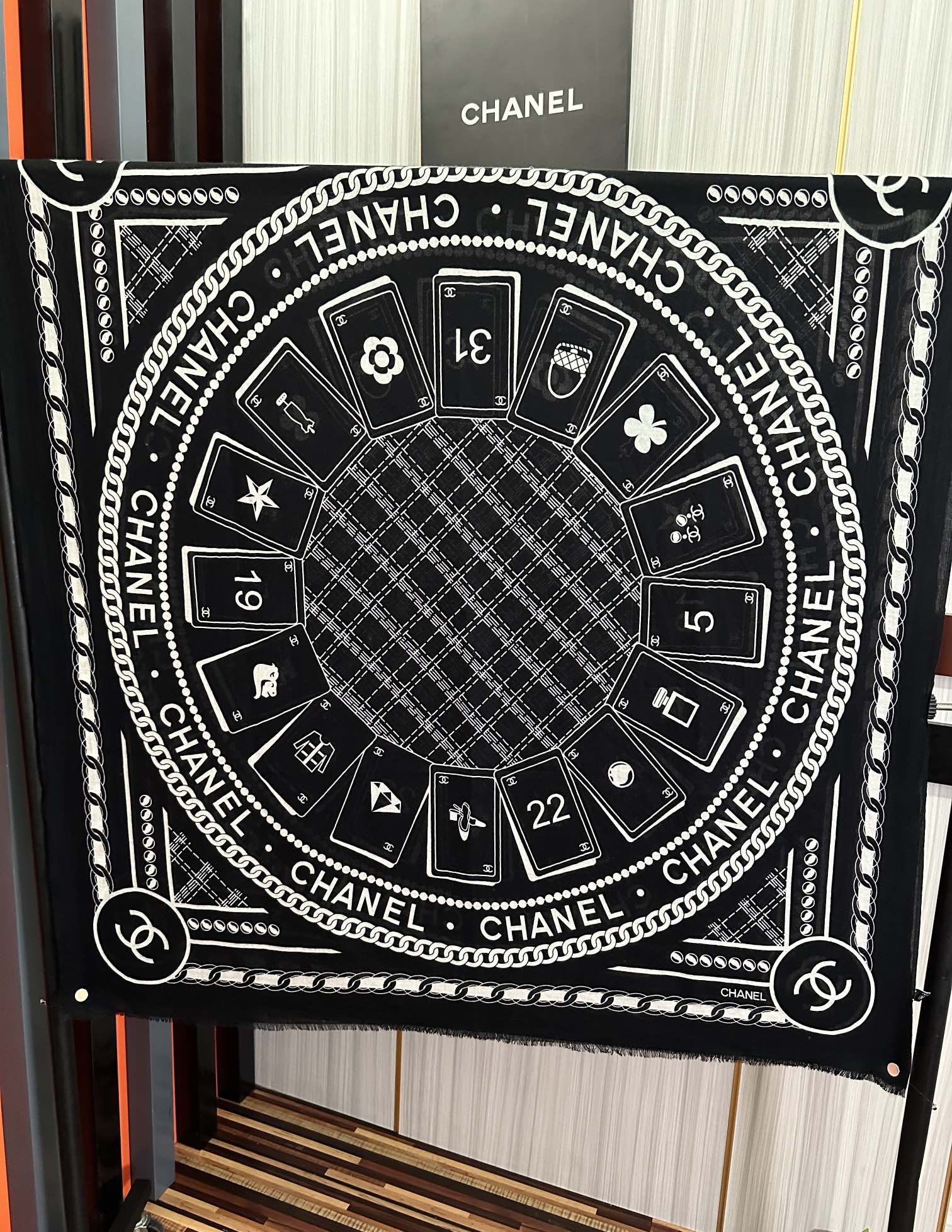 CC Camellia Letter Print 200cm Black White Cashmere 153112