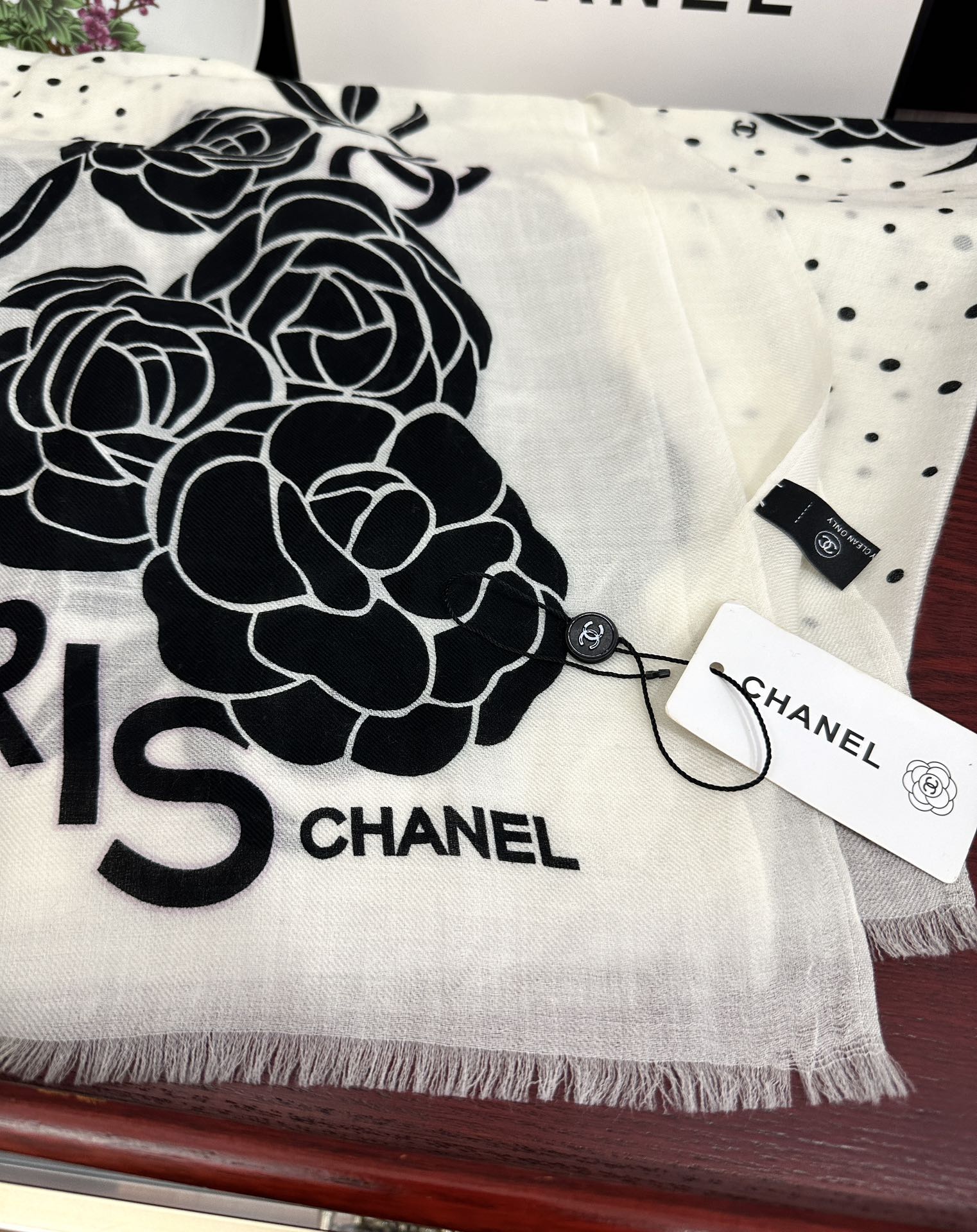 CC Camellia Letter Print 200cm White Black Cashmere 153134