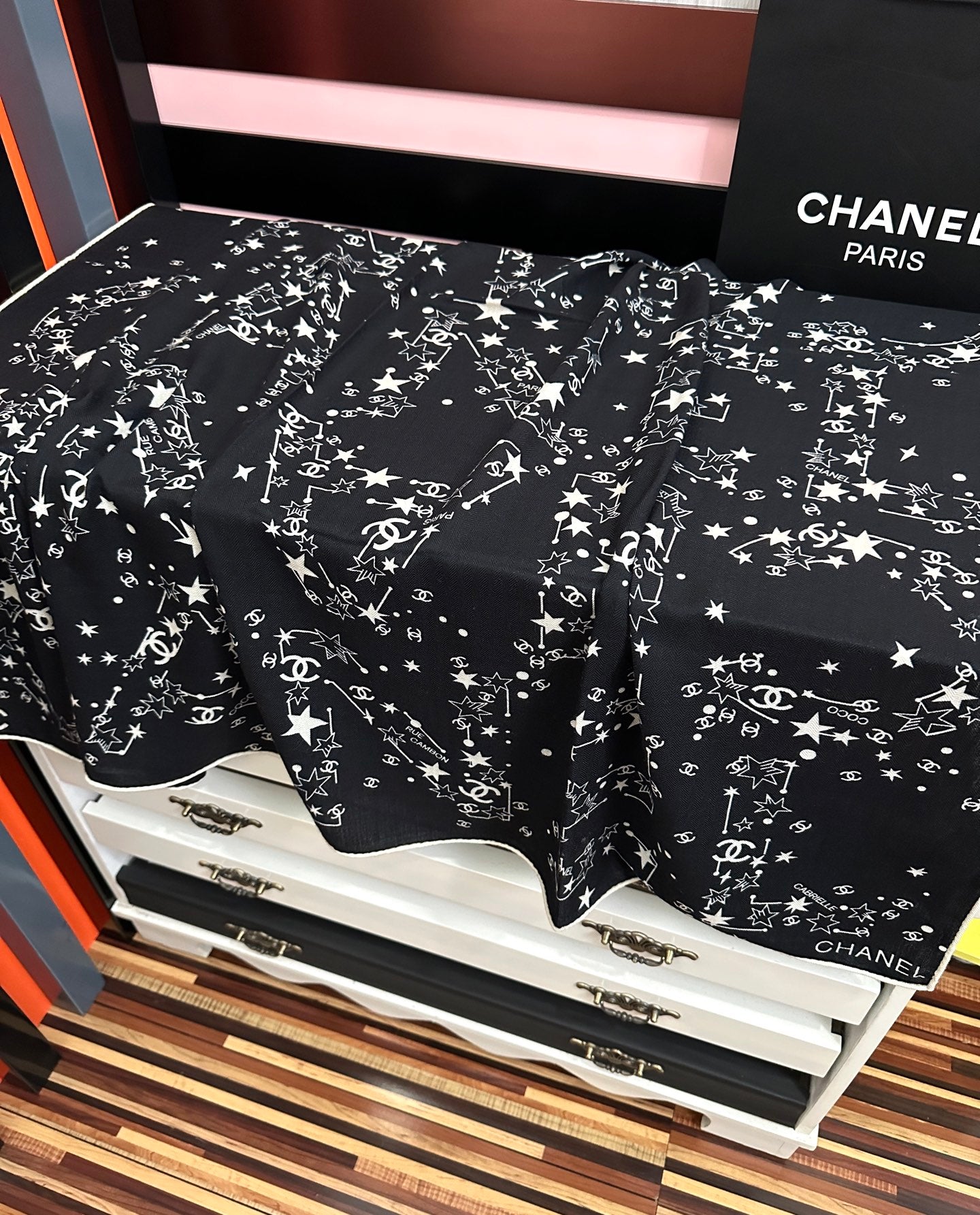 CC 26s Start Scarf 140x140cm Black Cashmere 271201