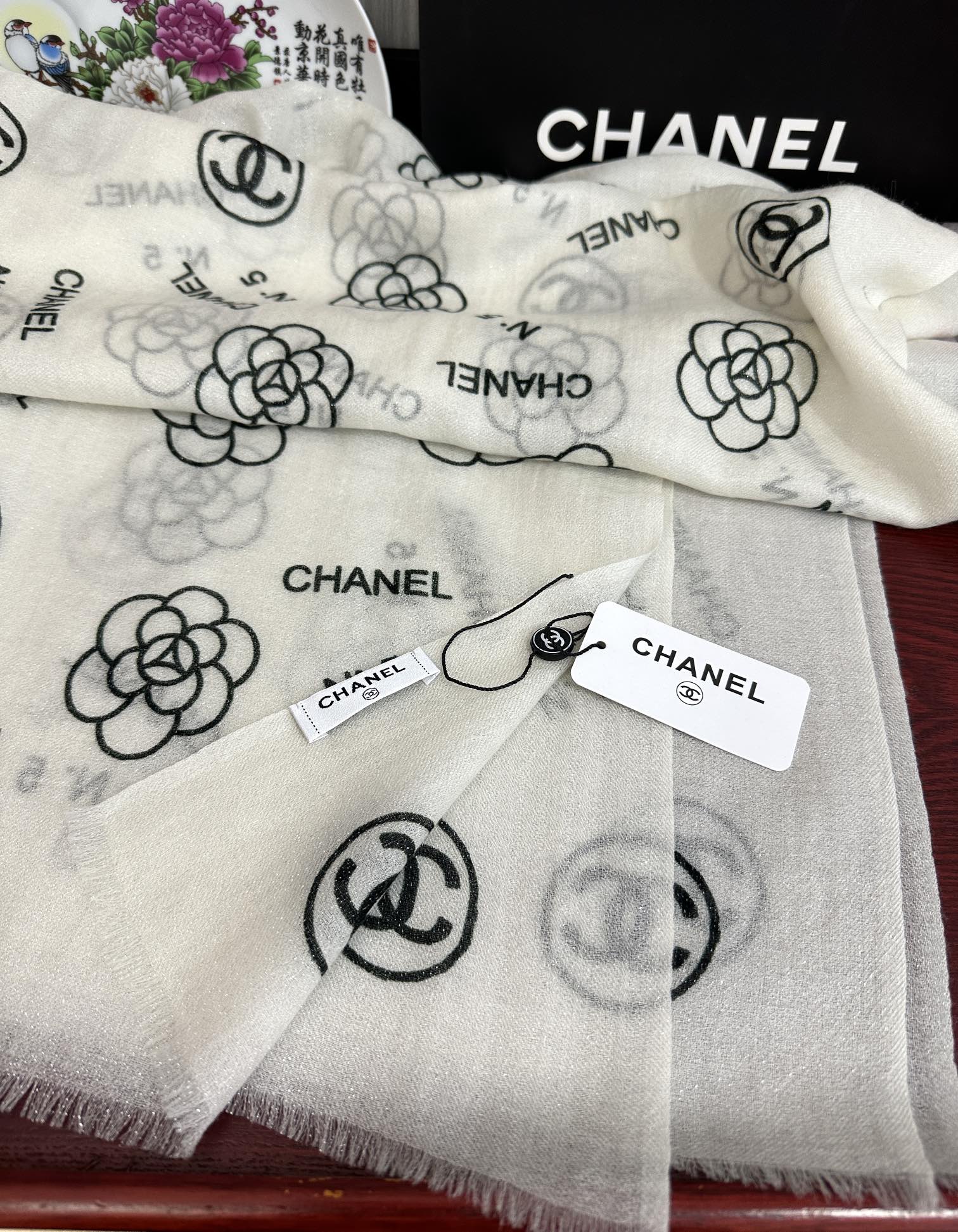 CC 26s Scarf 200cm White Black Cashmere 271204