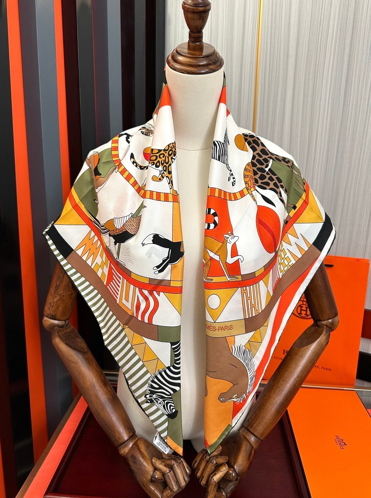 Hermes 26s Scarf 90 In Silk 303331