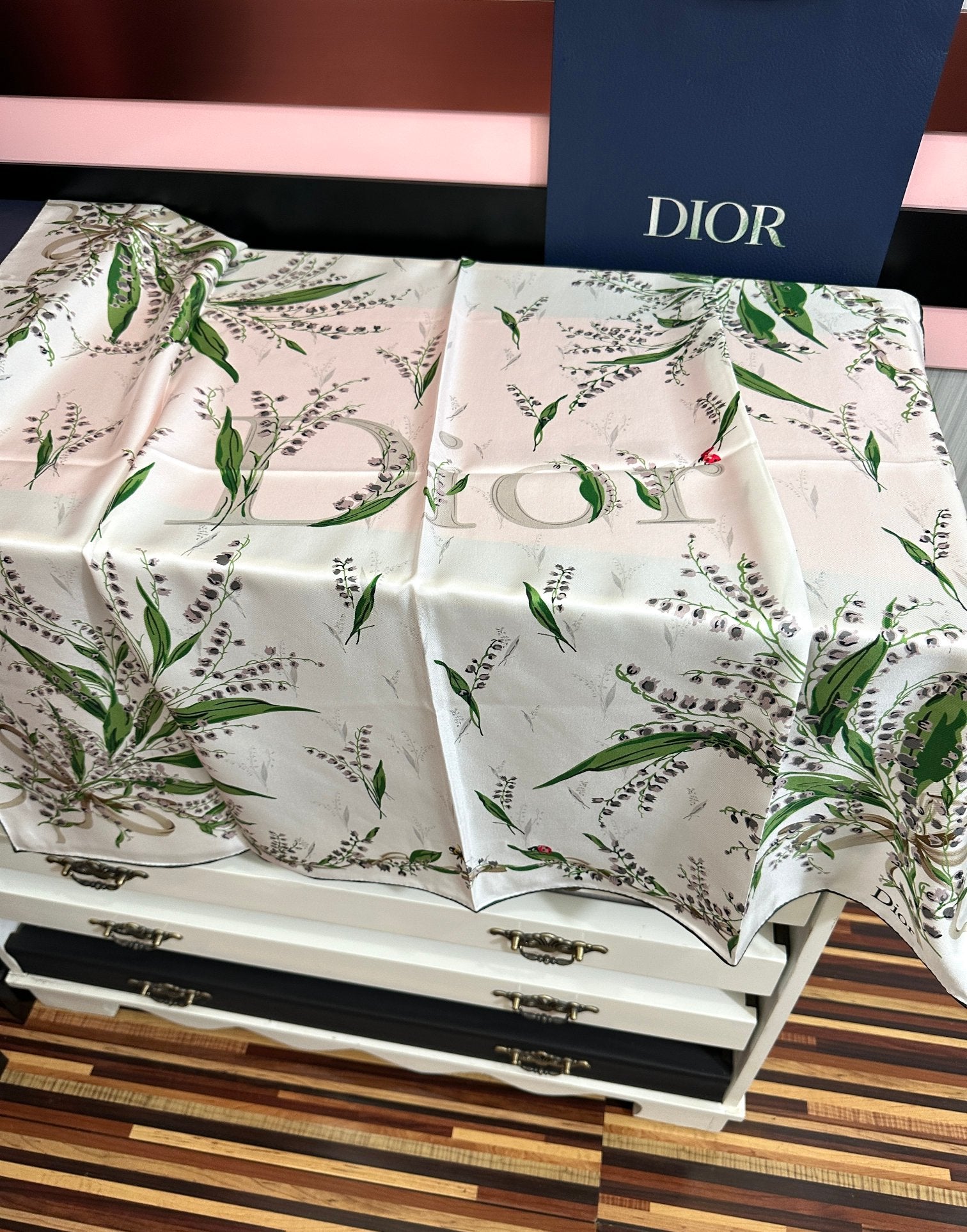 CD Scarf 90x90 Colorful Twill Silk 443157