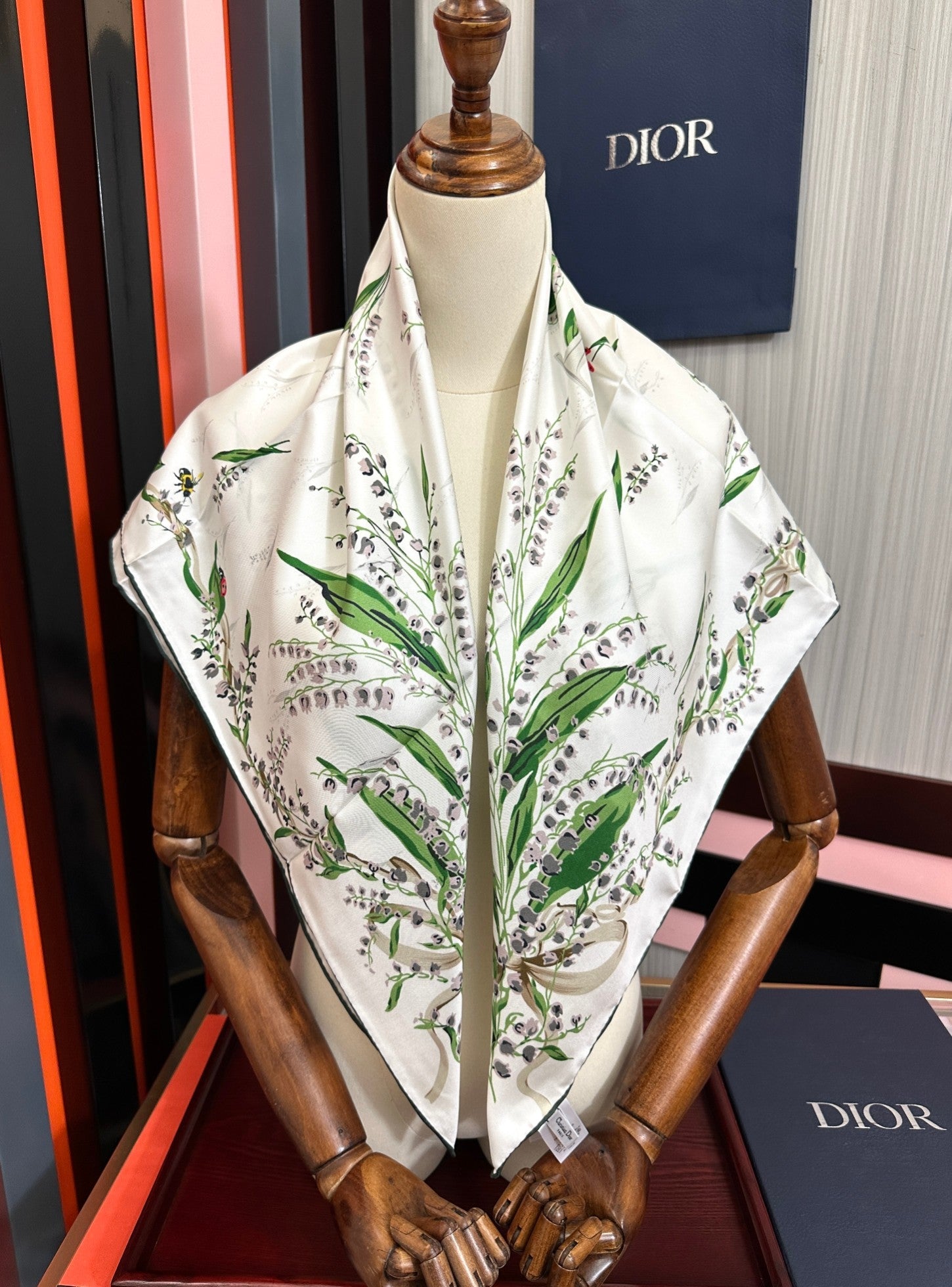 CD Scarf 90x90 Colorful Twill Silk 443157
