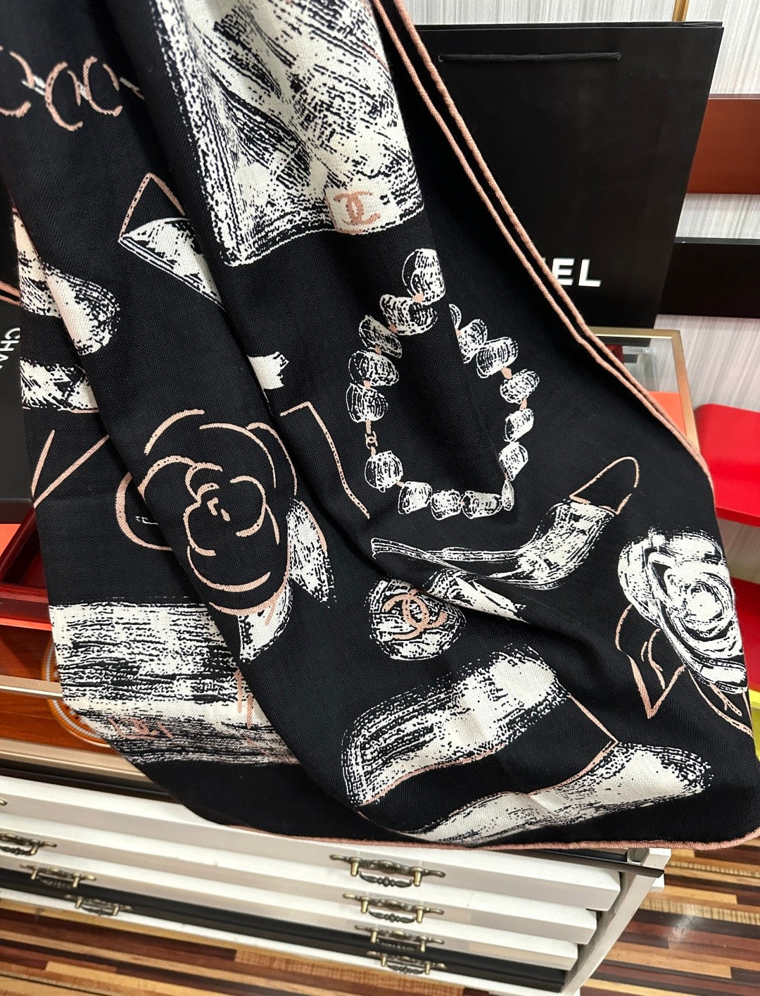 CC 26s Scarf 140 In Cashmere And Silk 445065