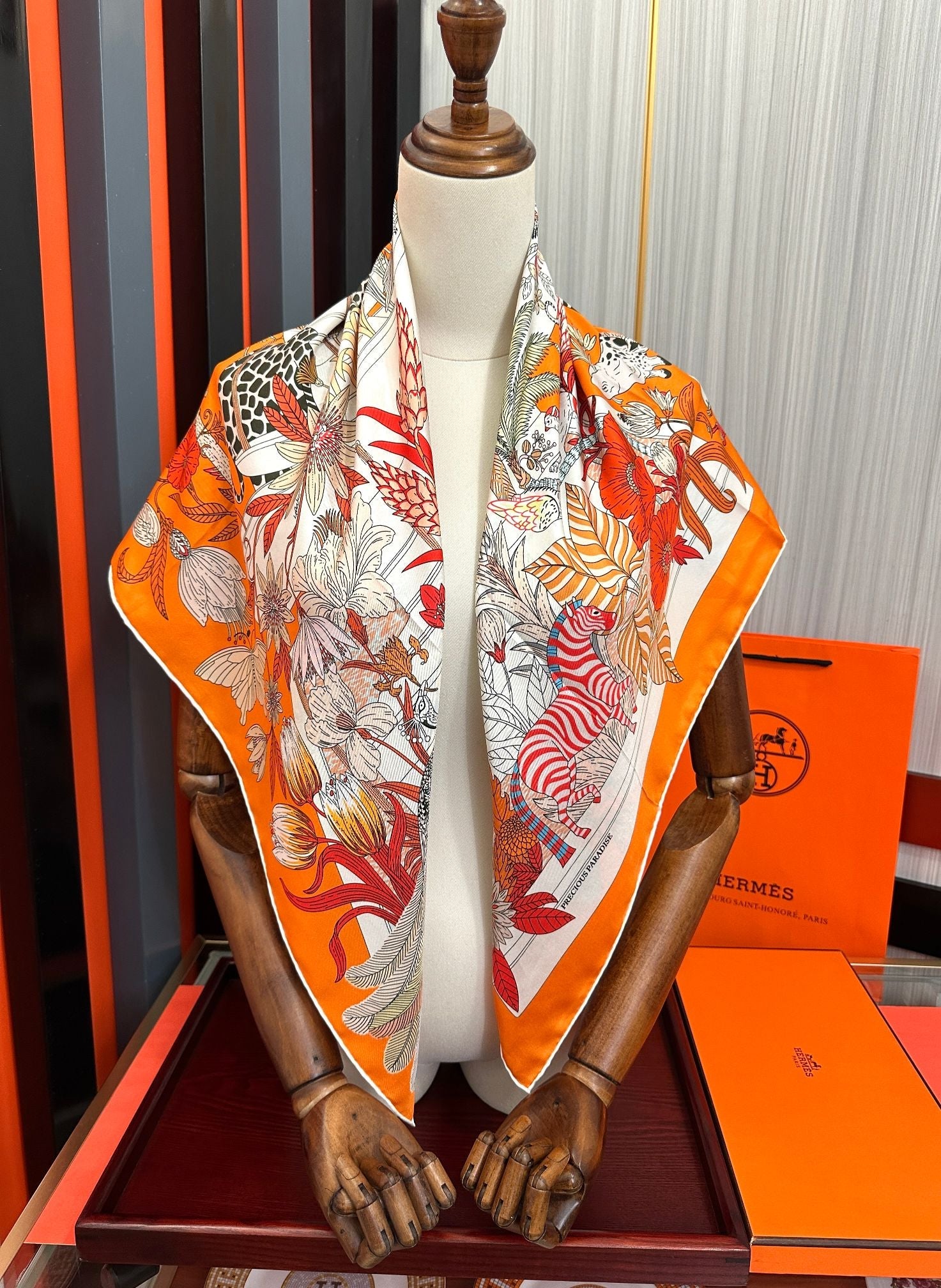 HM Scarf 90x90 Colorful Twill Silk 443150
