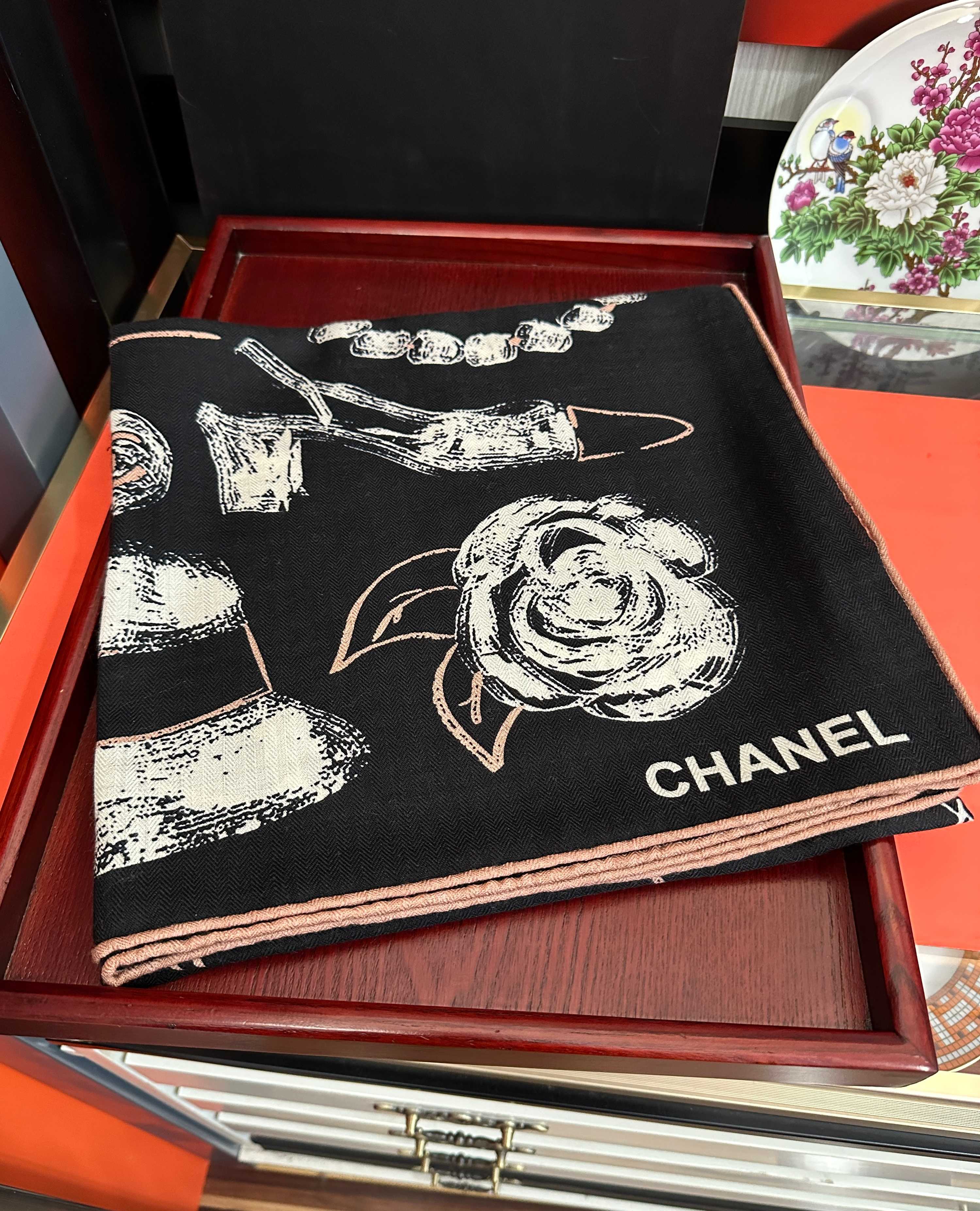 CC 26s Scarf 140 In Cashmere And Silk 445065