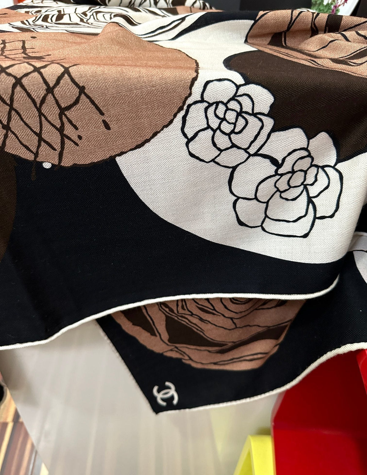 CC 26s Scarf 140 In Cashmere And Silk 475959