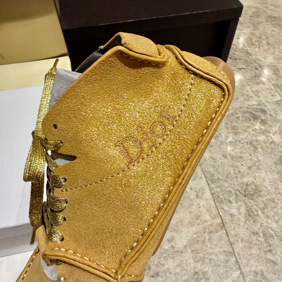 CD 26s Roadie Sneakers Gold Suede Calfskin 157600
