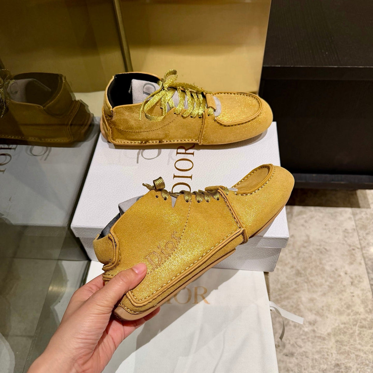CD 26s Roadie Sneakers Gold Suede Calfskin 157600
