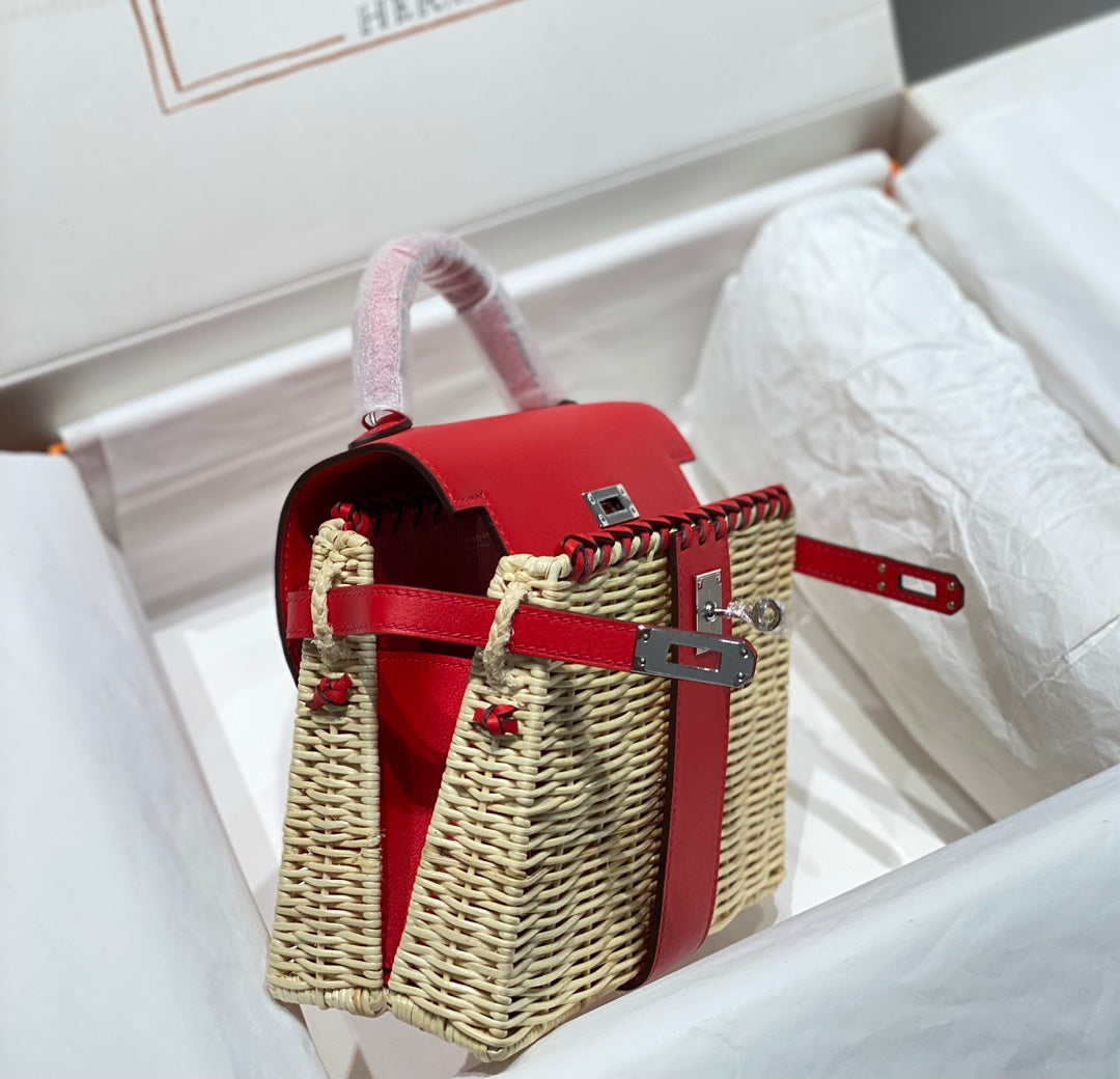 HM Kelly 20 Picnic Kelly Red Bamboo And Rattan