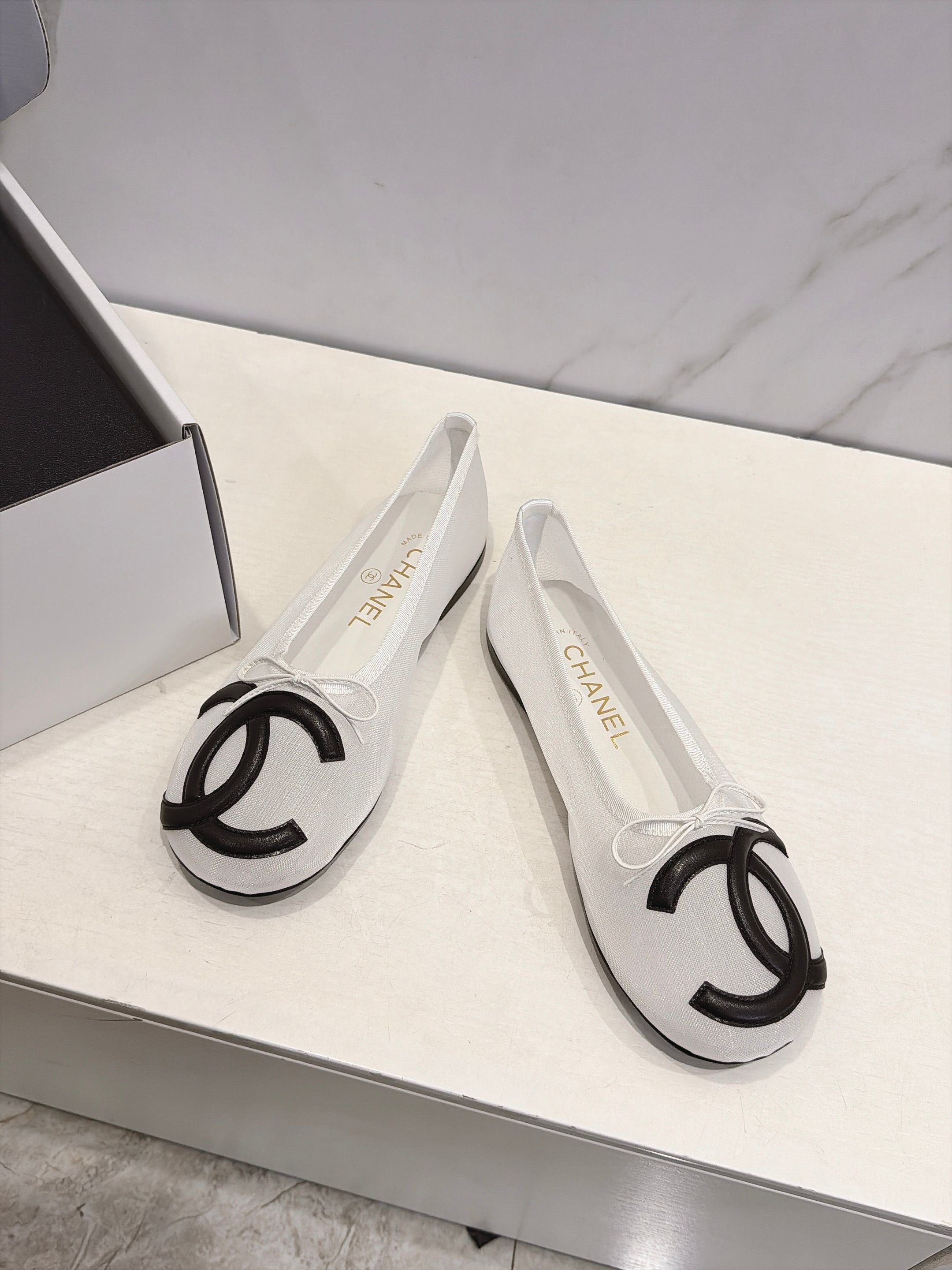 CC 26s Coco Beach Ballet Flats White Mesh 937755