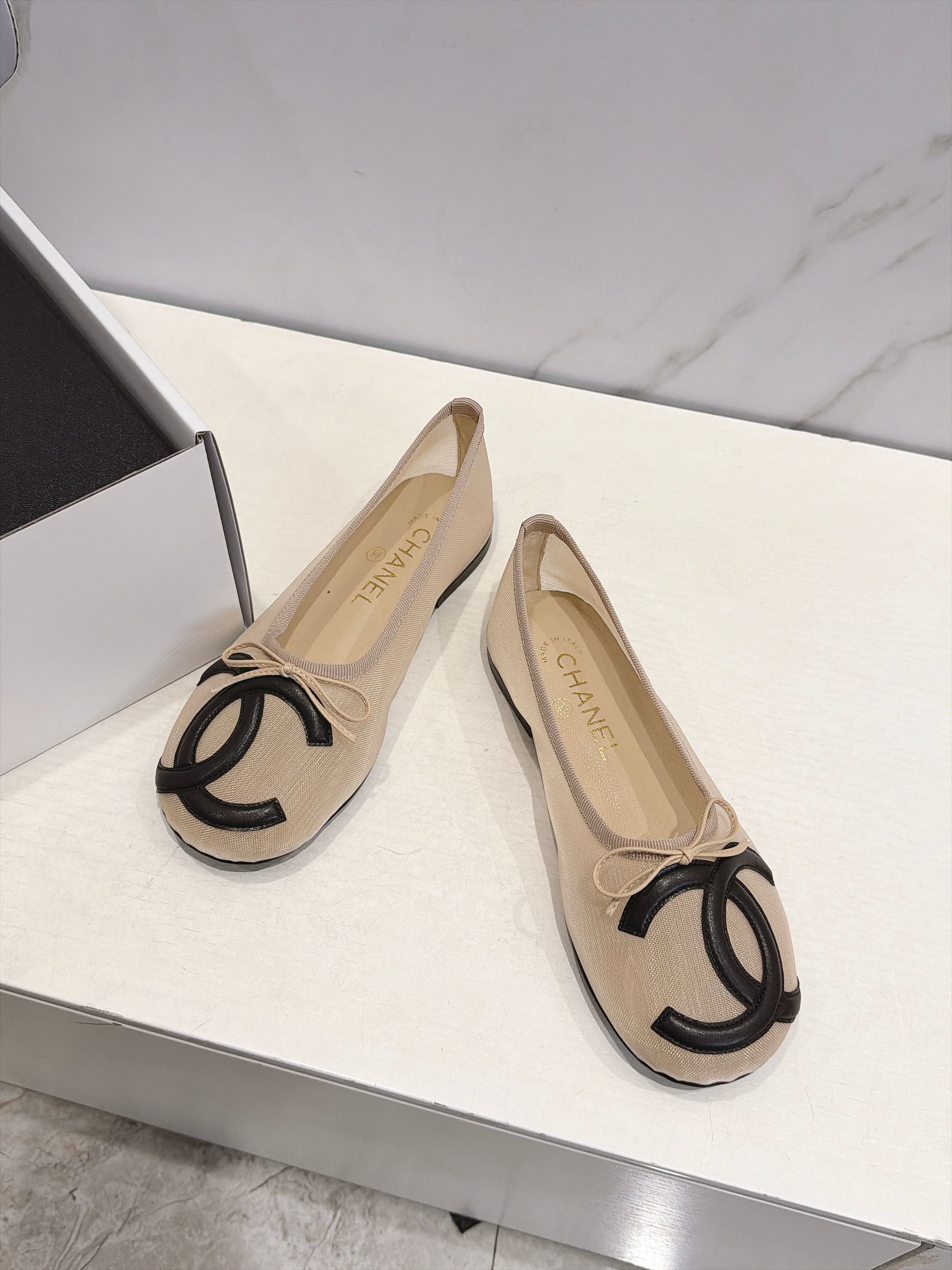 CC 26s Coco Beach Ballet Flats Beige Mesh 937756