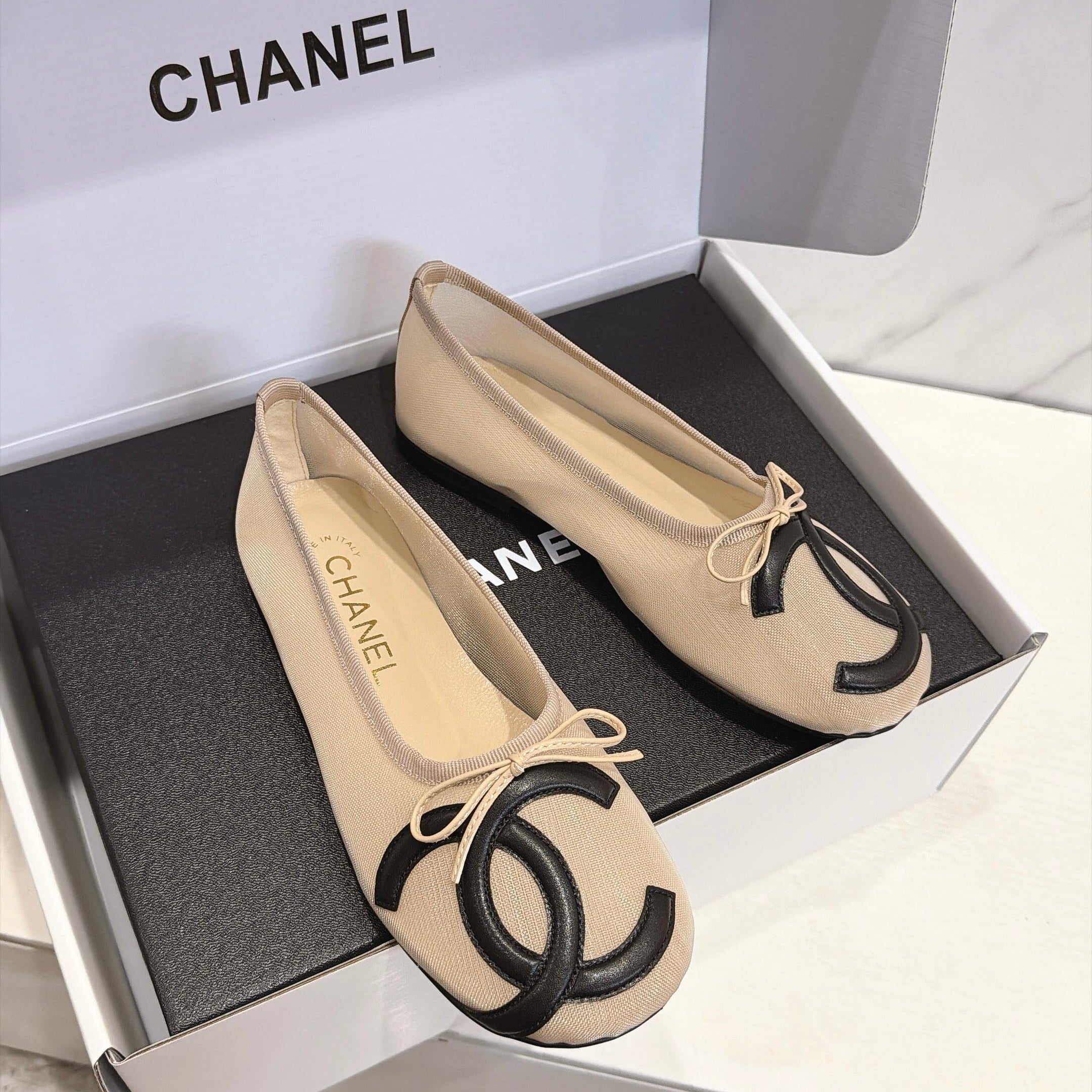 CC 26s Coco Beach Ballet Flats Beige Mesh 937756