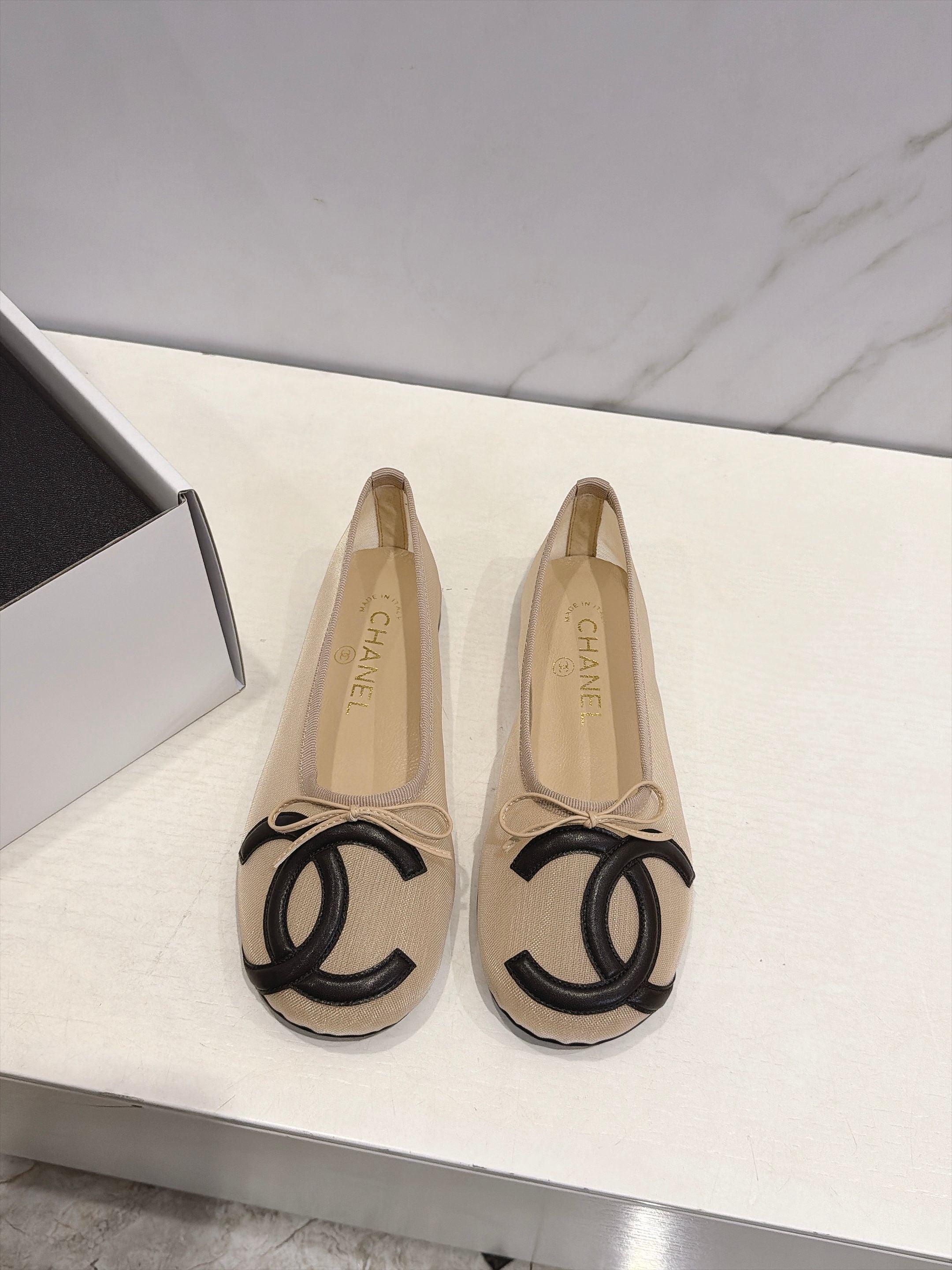 CC 26s Coco Beach Ballet Flats Beige Mesh 937756