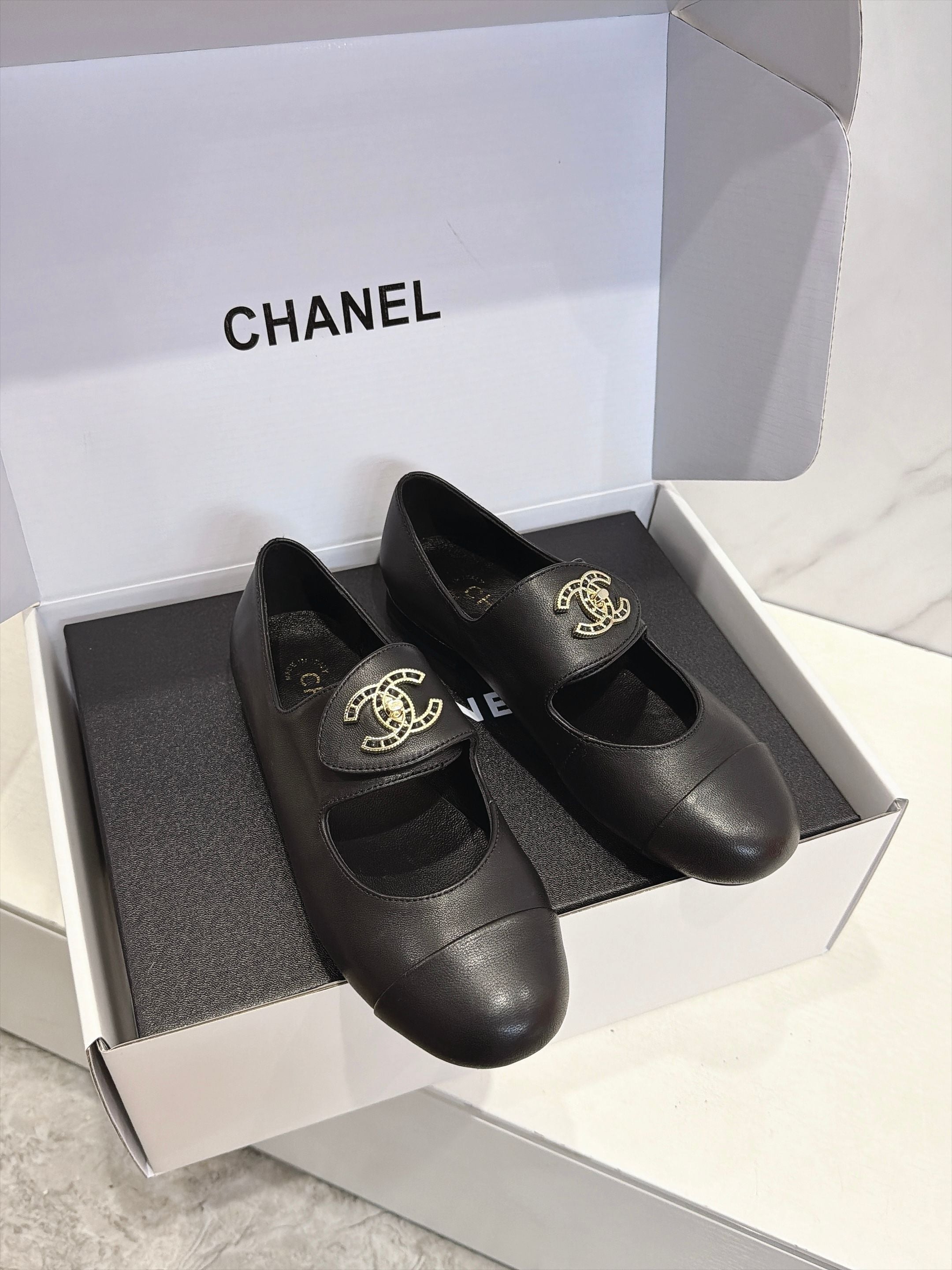 CC 26s Round Toe Mary Jane Shoes Black Lambskin 937758