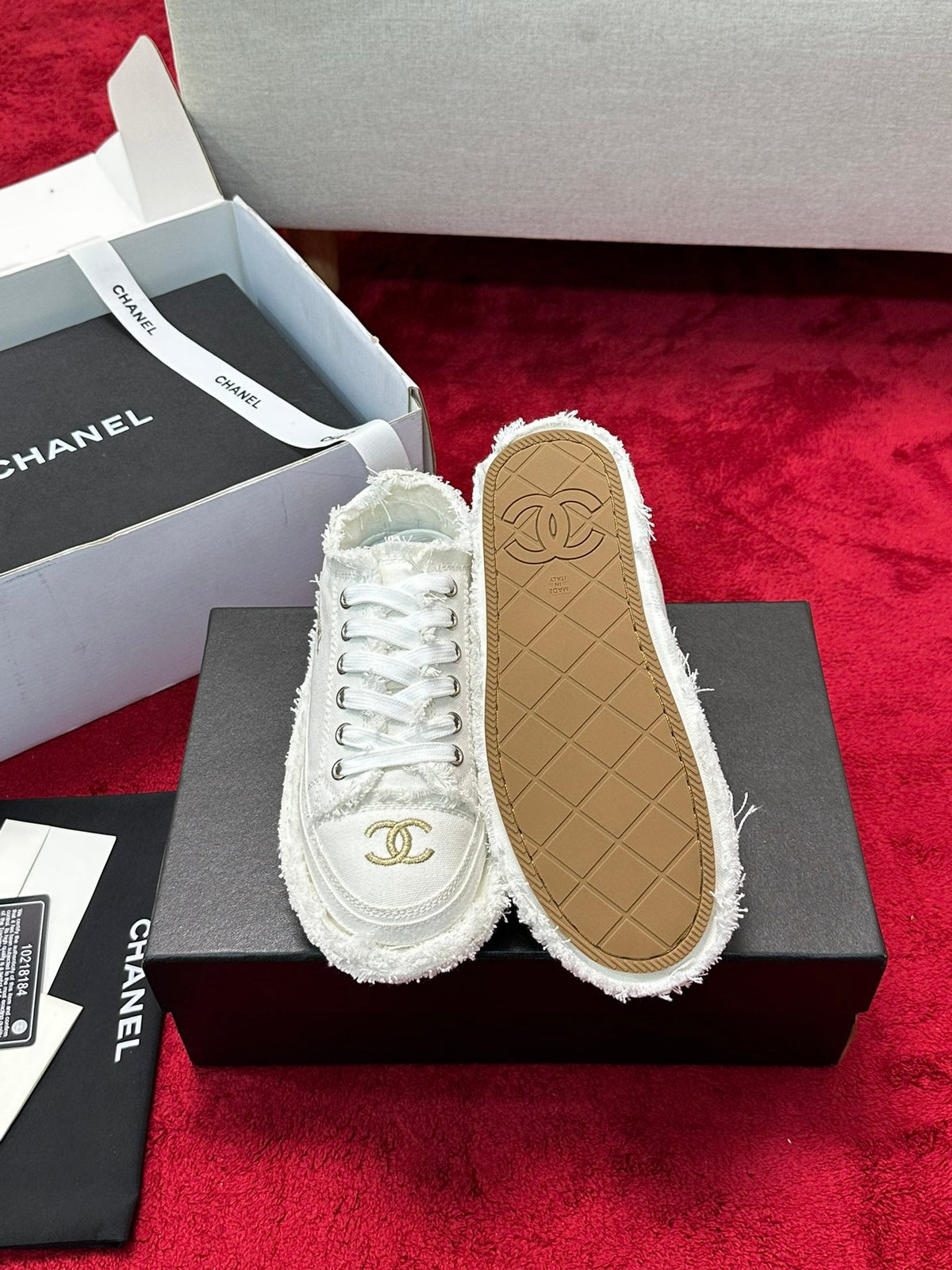 CC 26S Sneaker Flowing Embroidery White Denim Canvas 147788