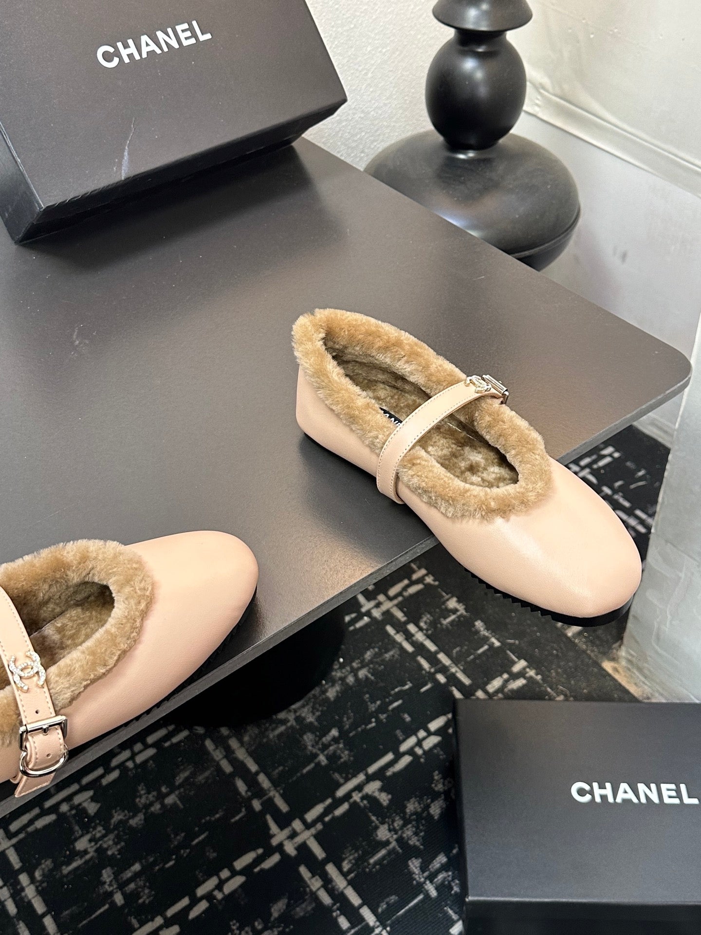CC 2025 Puffer Ballet Flat With Strap Beige Sheepskin Fur 529344