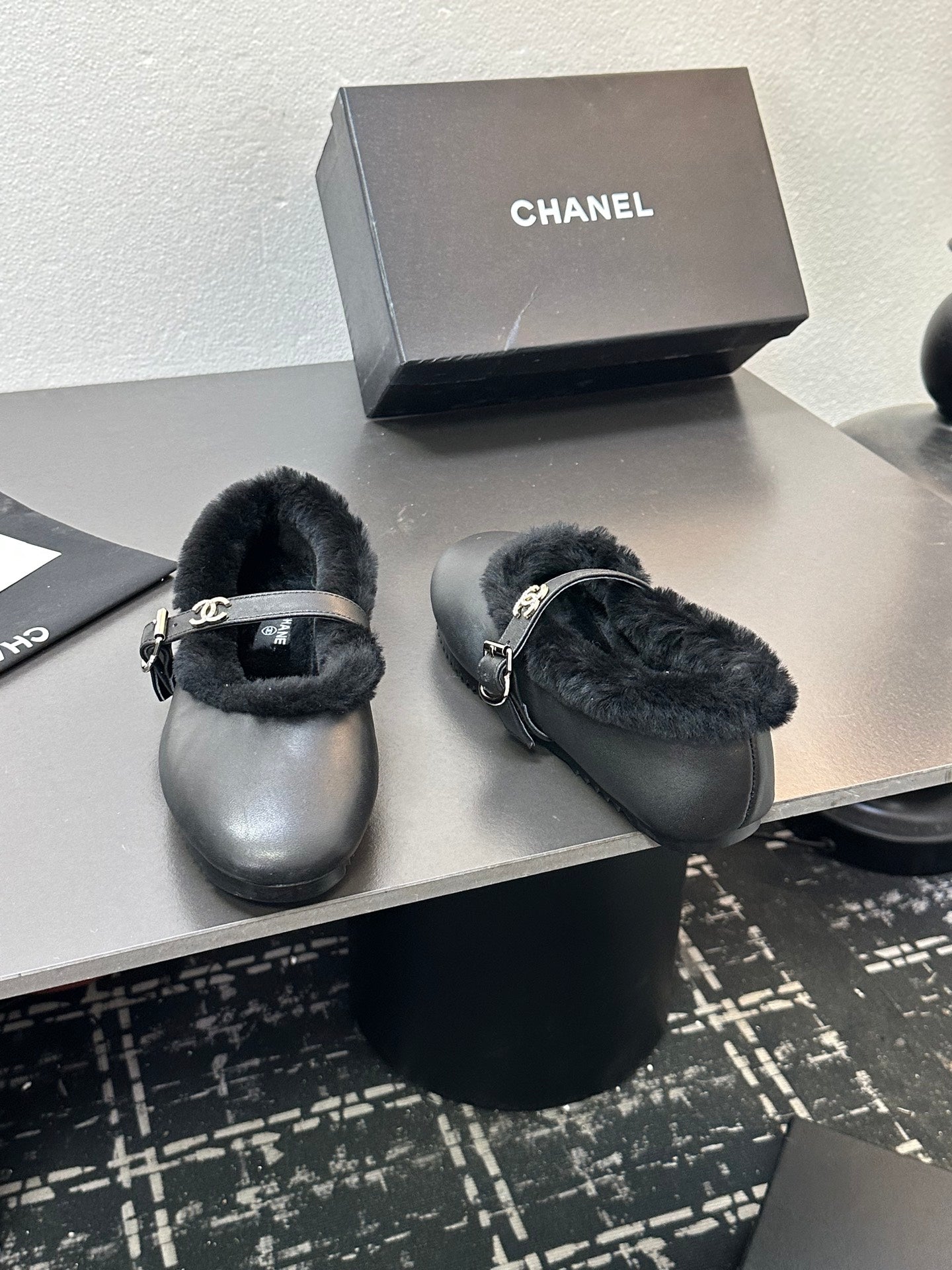 CC 2025 Puffer Ballet Flat With Strap Black Sheepskin Fur 529346