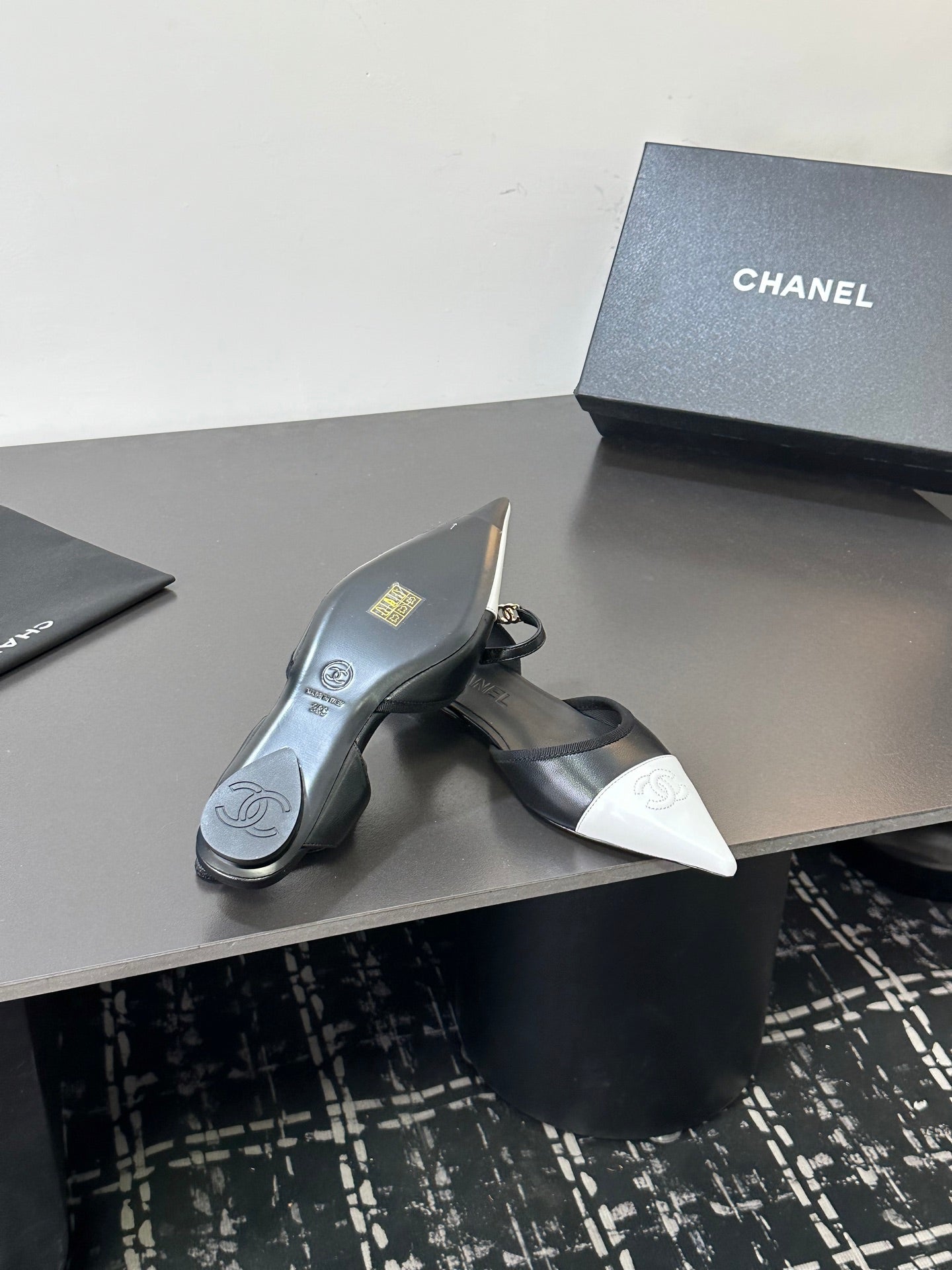 Chanel 26S Flat Pointed-Toe Slingbacks In Black And White Lambskin