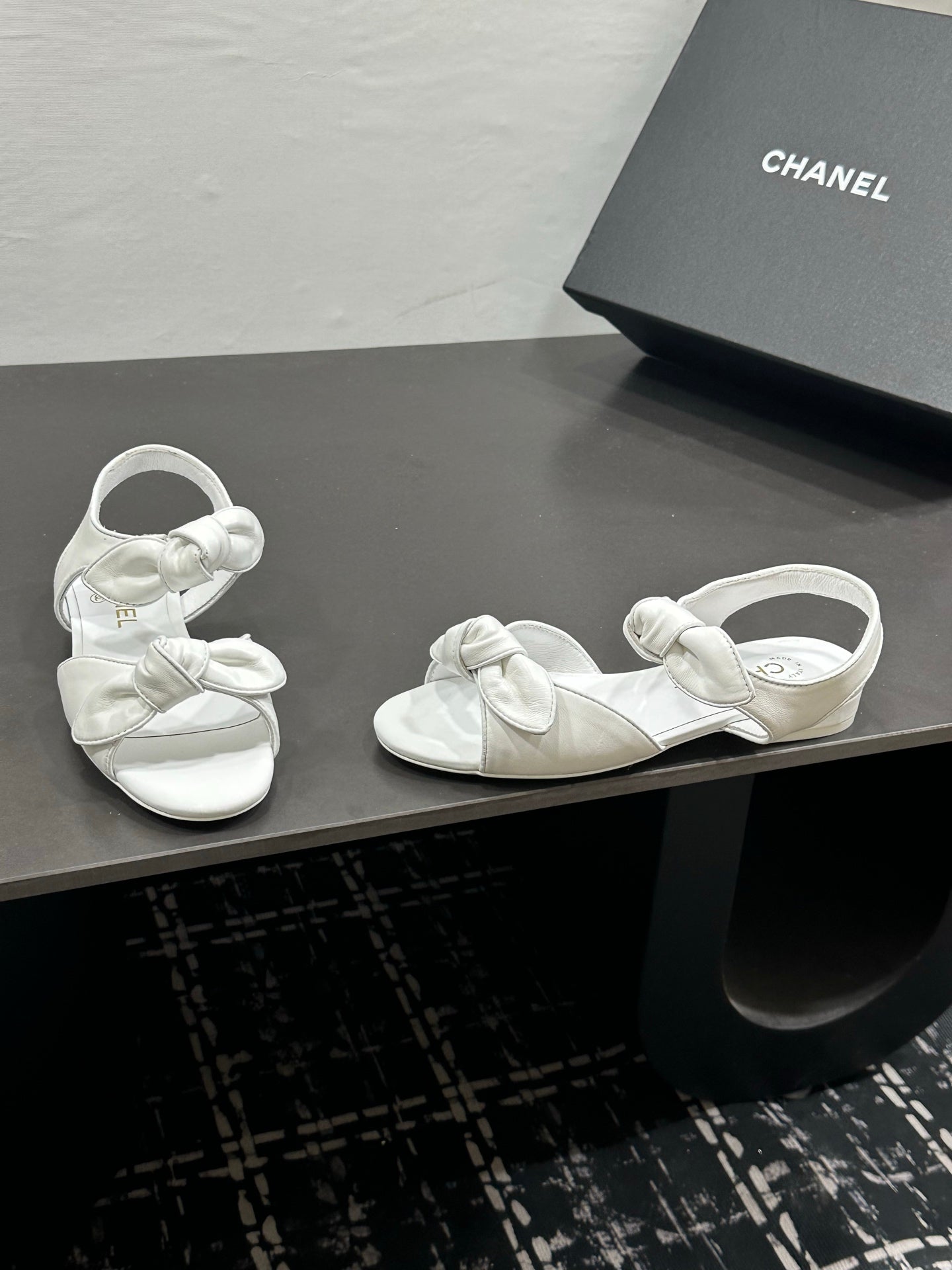 Chanel 26S Bow Sandals In White Calfskin