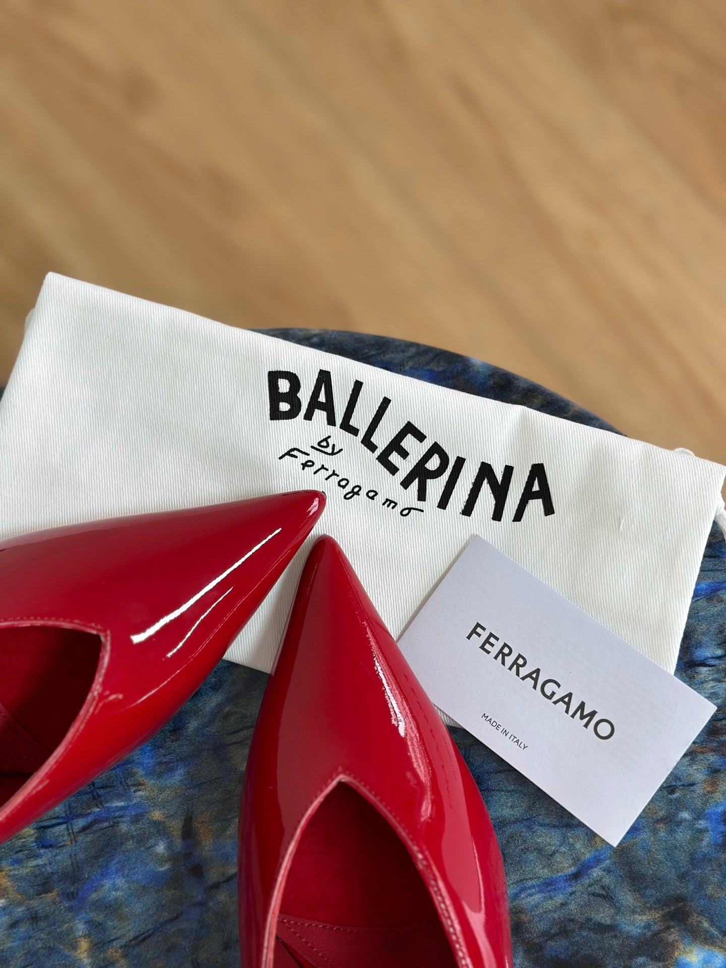 Ferragamo 26s Slippers Red Patent Leather 929100