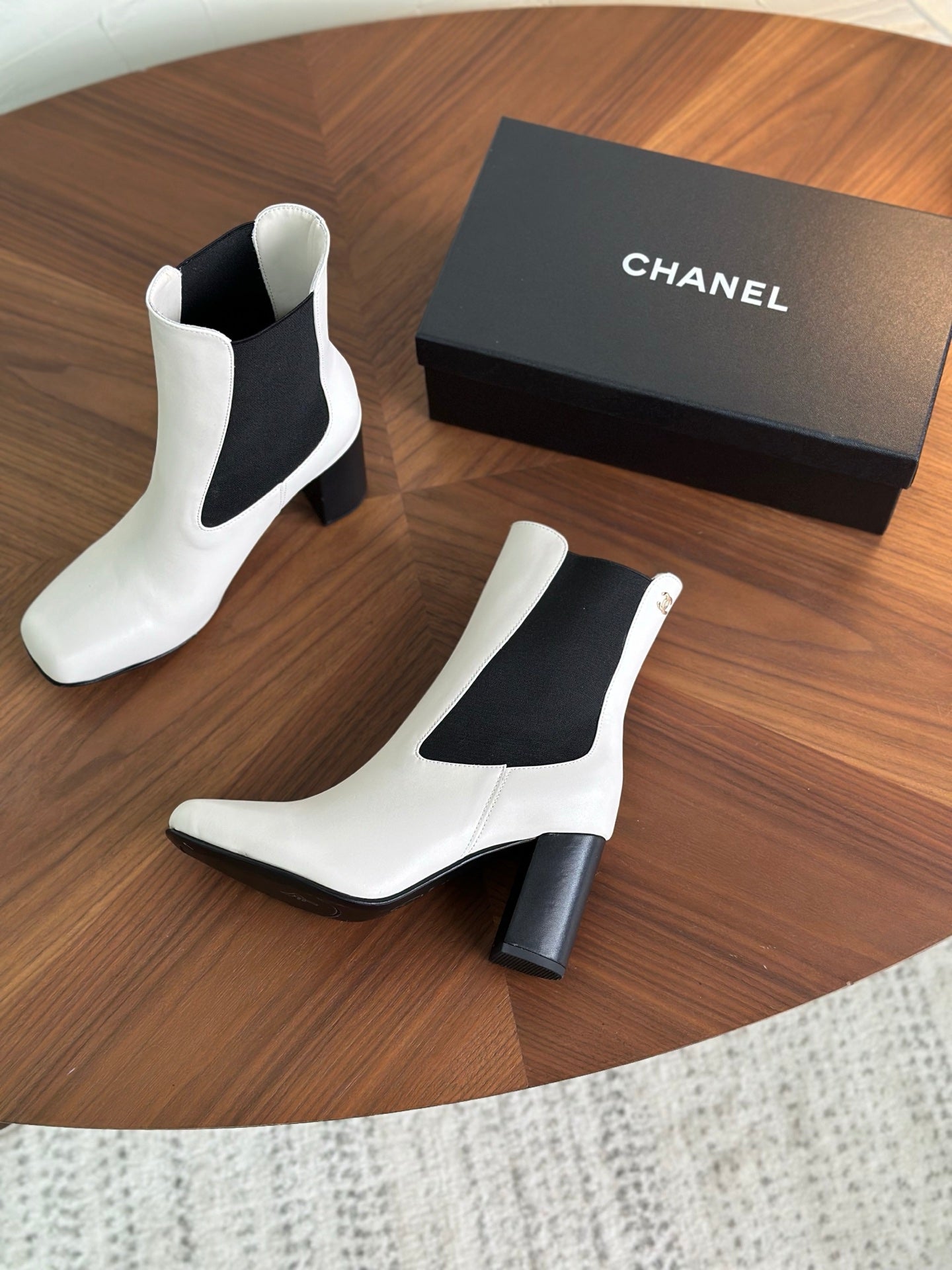 CC 26s Ankle Boot White Lambskin 938108