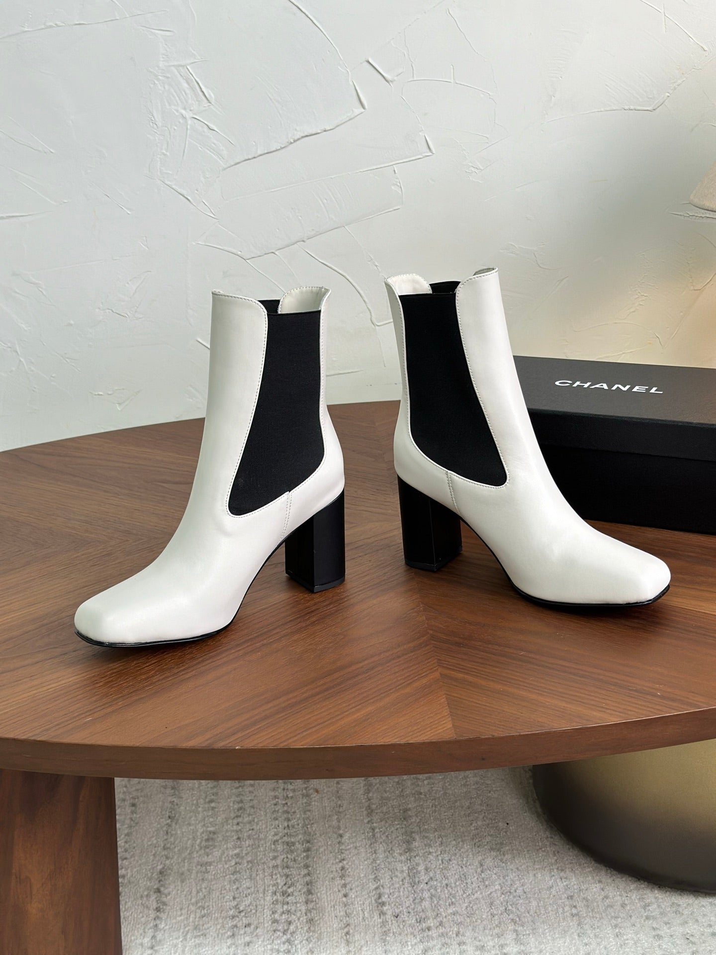 CC 26s Ankle Boot White Lambskin 938108