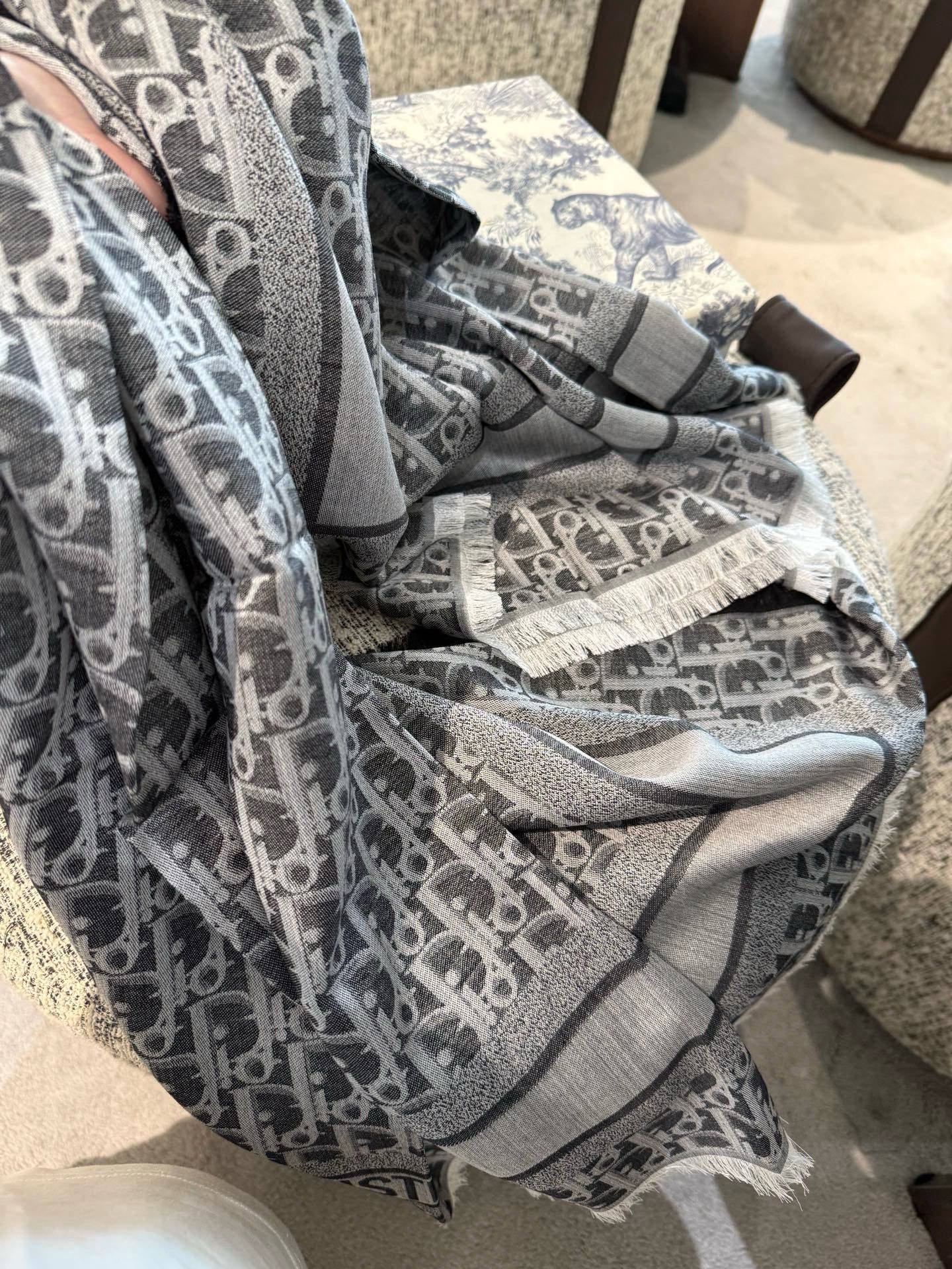 Dior 26s Scarf 140cm Silk & Cashmere 299997