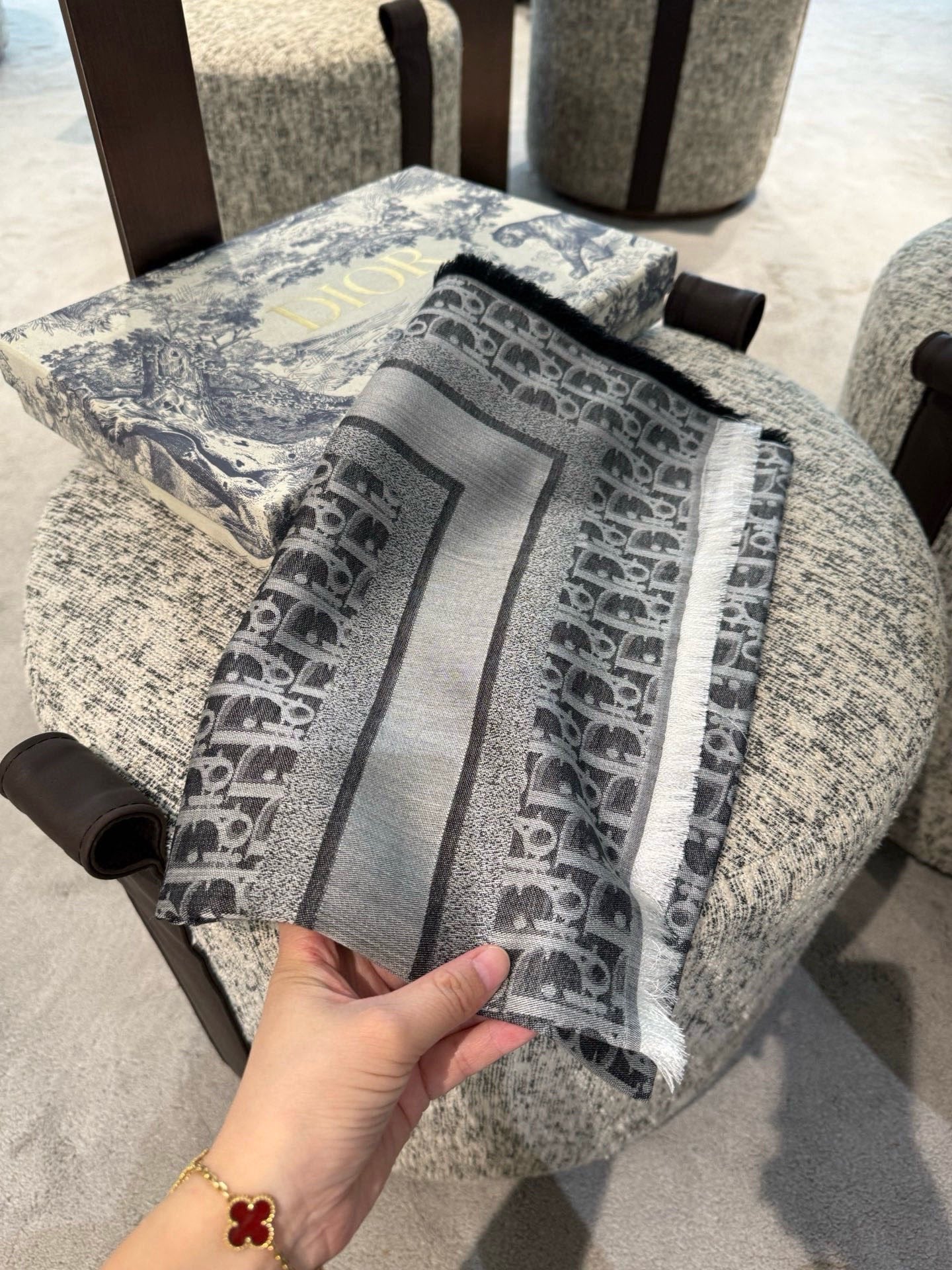 Dior 26s Scarf 140cm Silk & Cashmere 299997