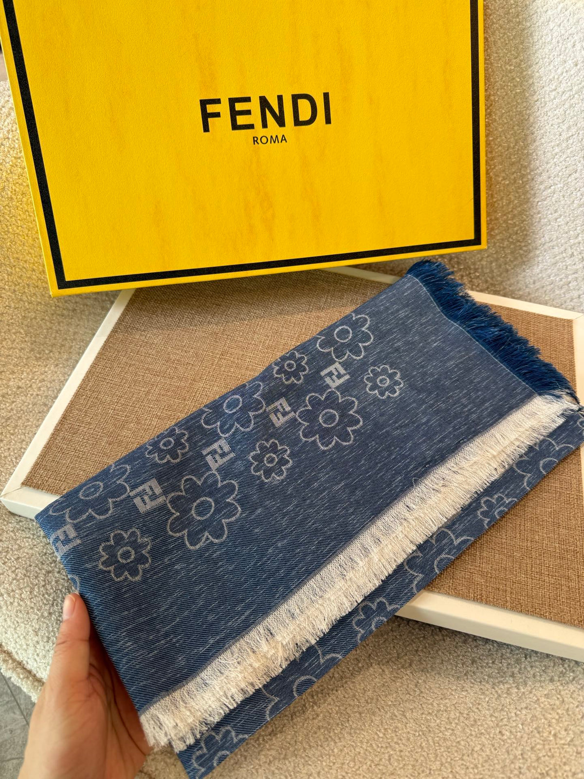 Fendi 26s Scarf 140 In Cashmere And Silk 522025