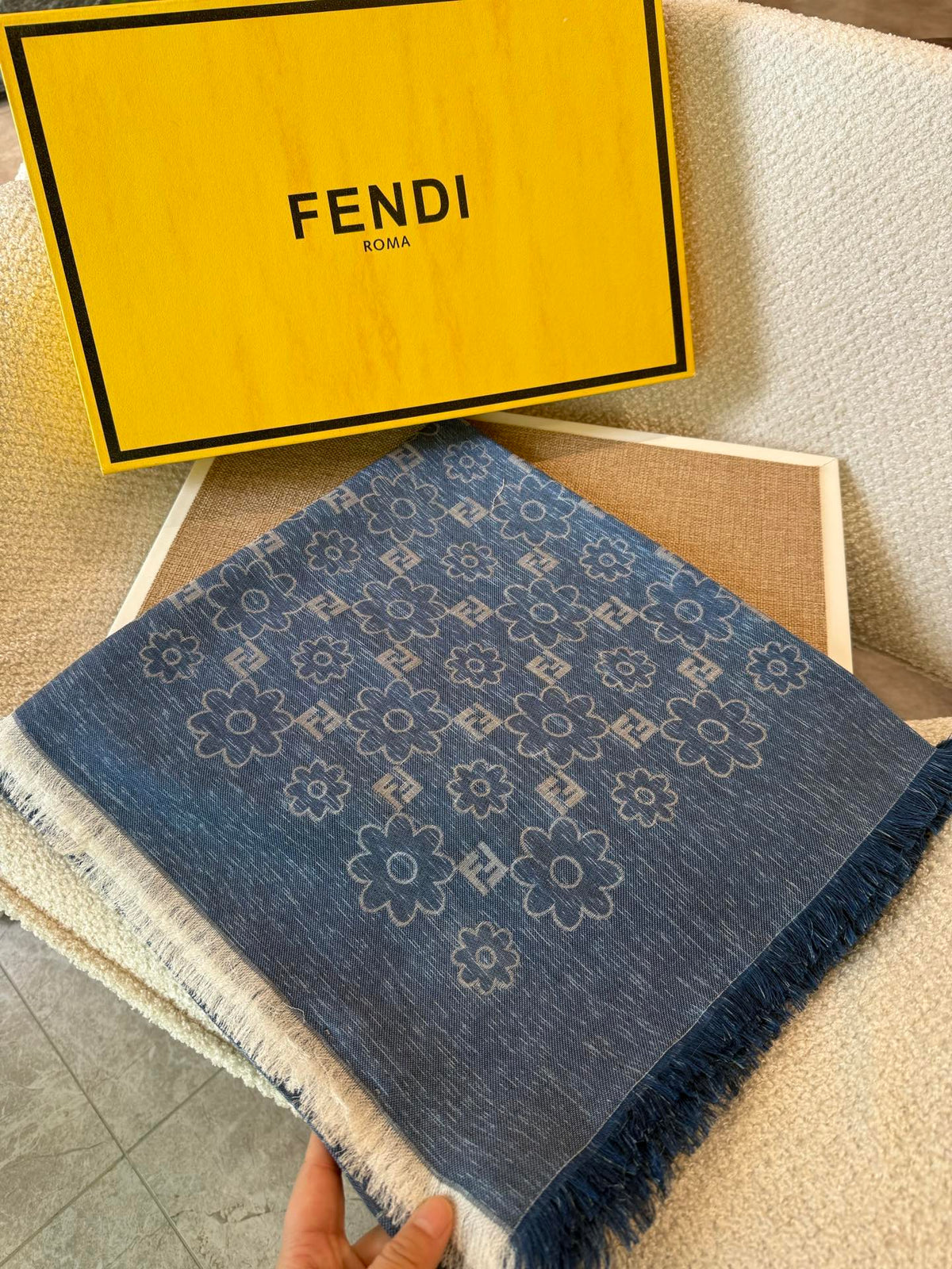 Fendi 26s Scarf 140 In Cashmere And Silk 522025