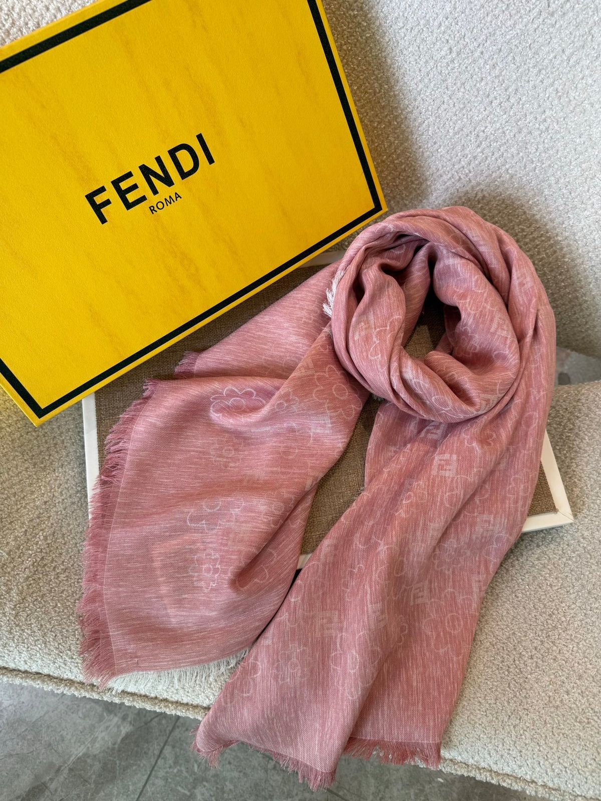 Fendi 26s Scarf 140 In Cashmere And Silk 522026