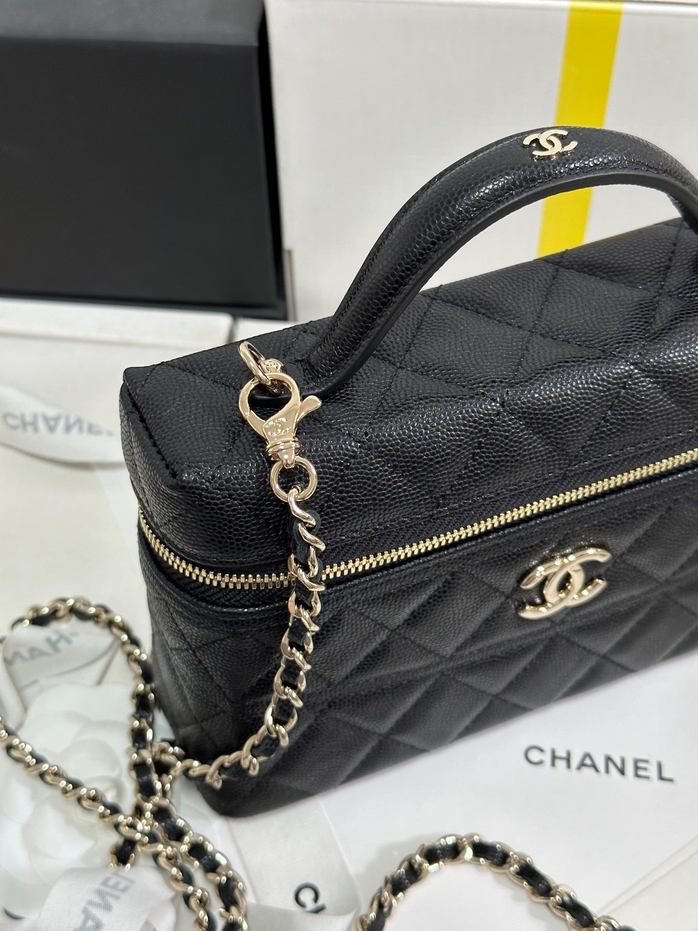 CC 25C Vanity Case 19.5cm Black Calfskin Light GHW 243640