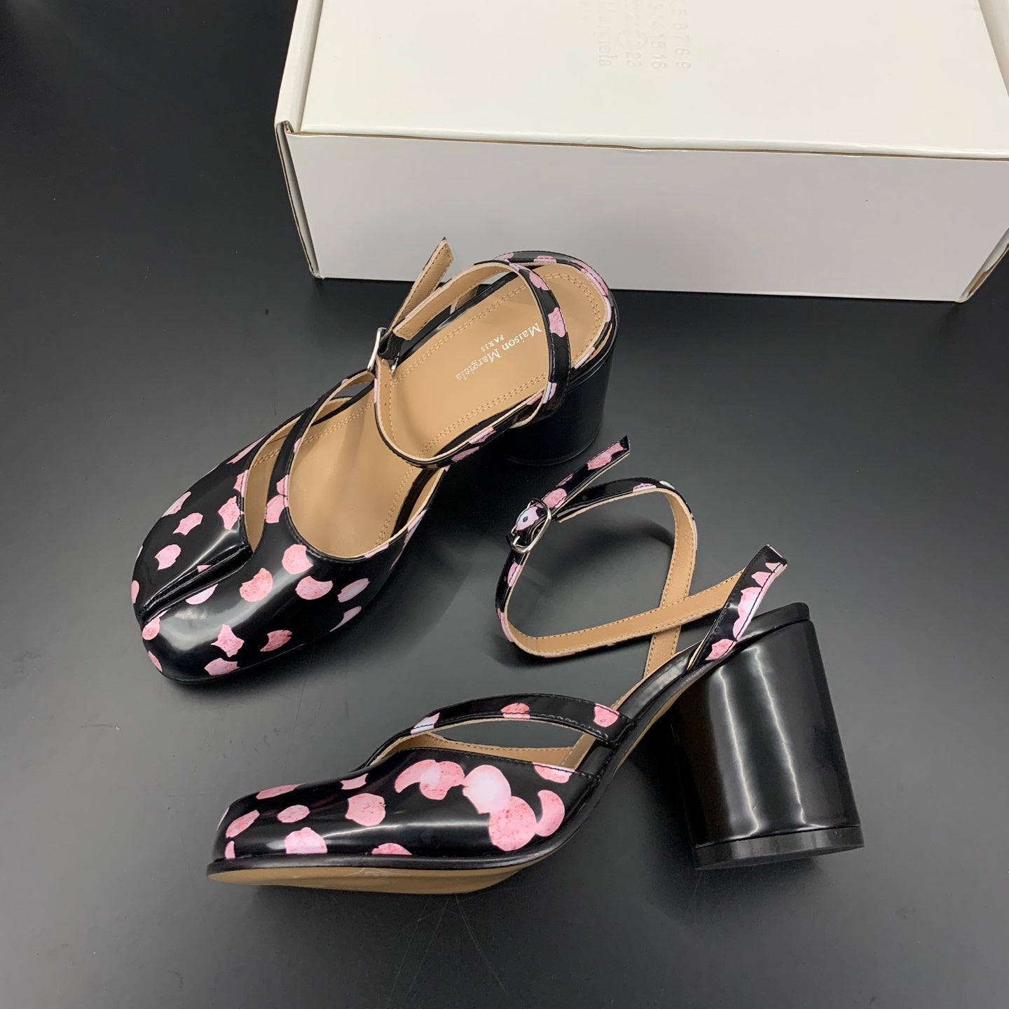 MM6 Tabi Slingback 6cm Black Pink Cowhide 895243