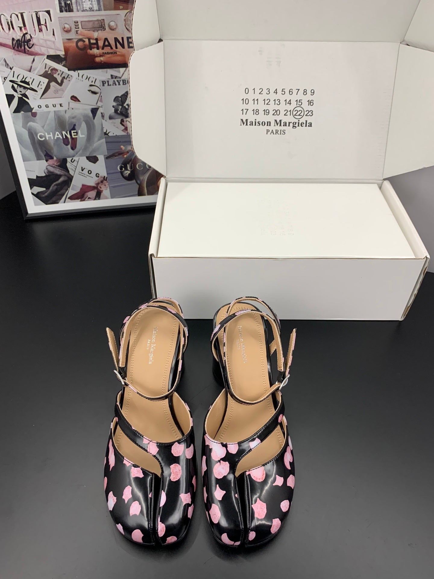 MM6 Tabi Slingback 6cm Black Pink Cowhide 895243