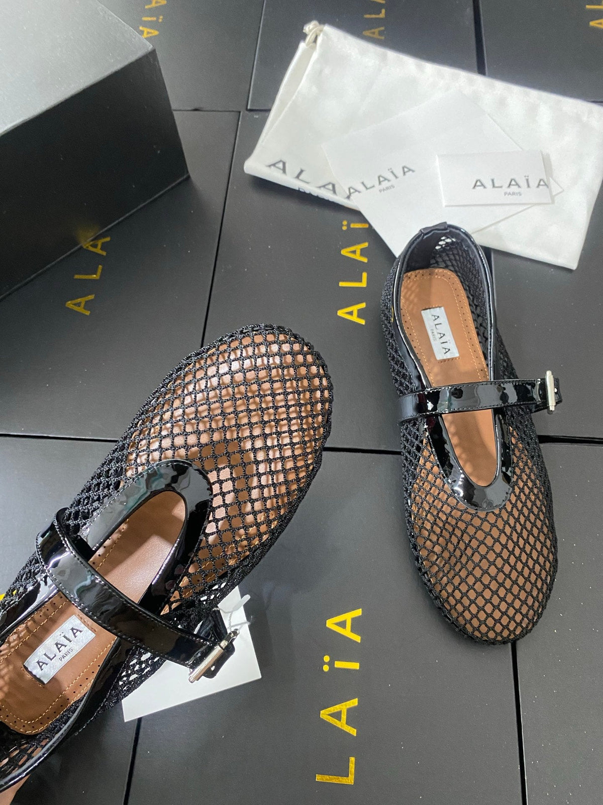 Alaia 26s Mesh Mary Jane Flats 1cm Black Patent Leather SHW 110719
