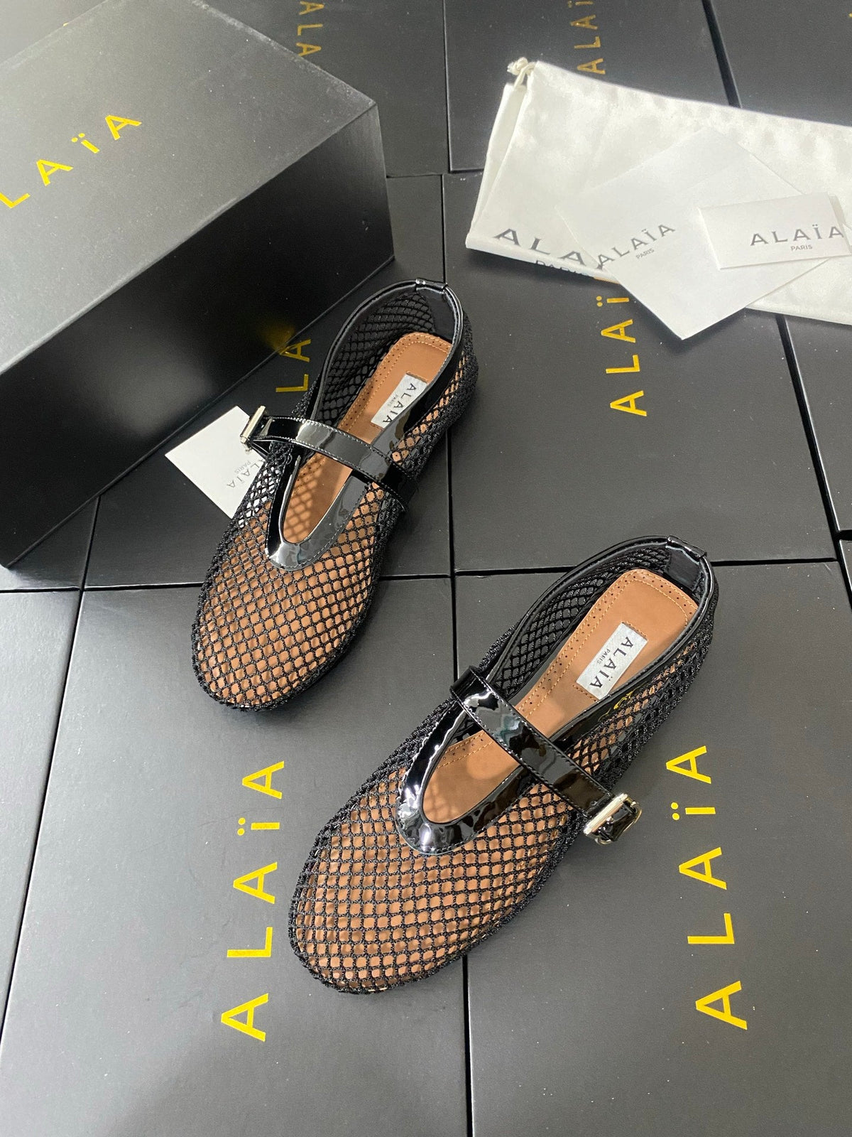 Alaia 26s Mesh Mary Jane Flats 1cm Black Patent Leather SHW 110719