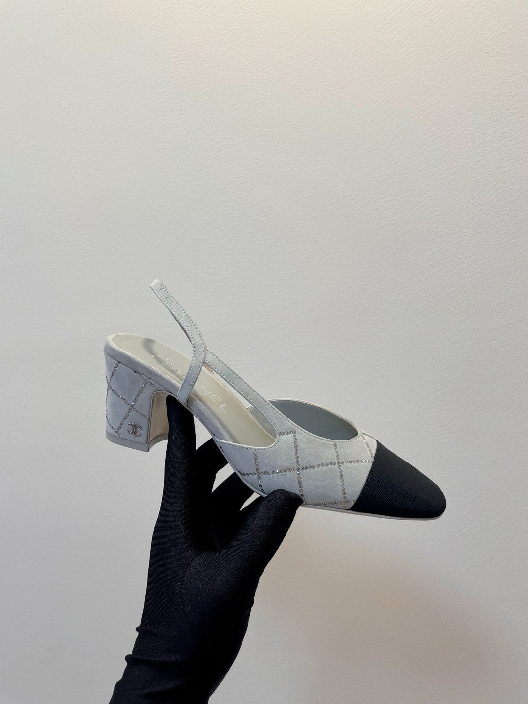 CC 26s Quilted Two-Tone Slingbacks Grey Black Suede Fabric 941695