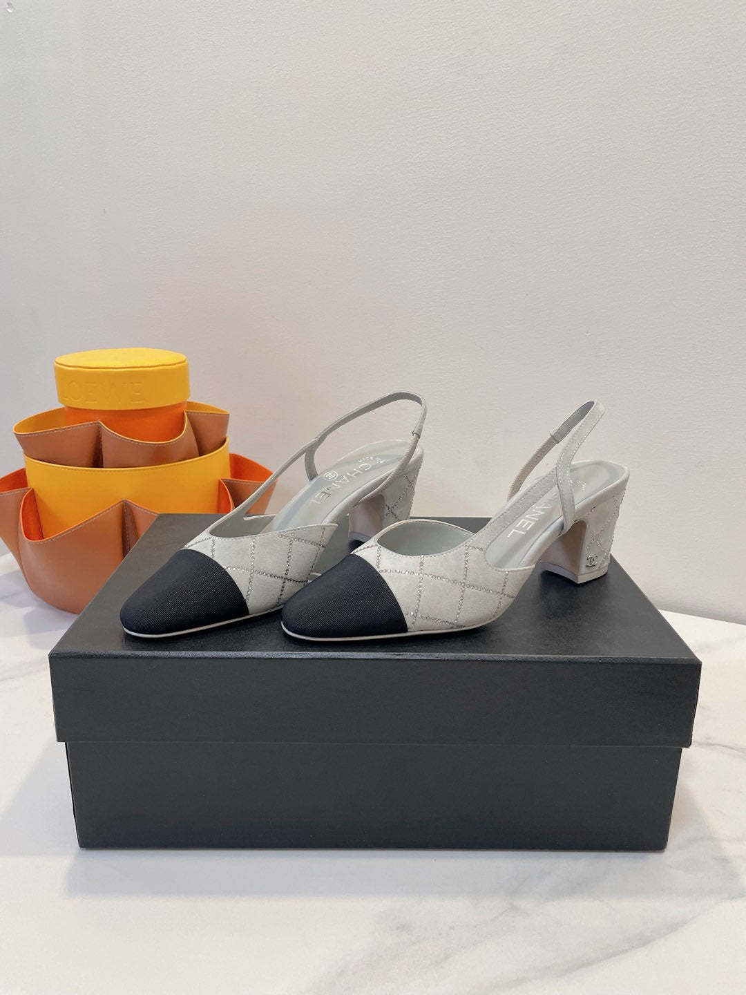 CC 26s Quilted Two-Tone Slingbacks Grey Black Suede Fabric 941695