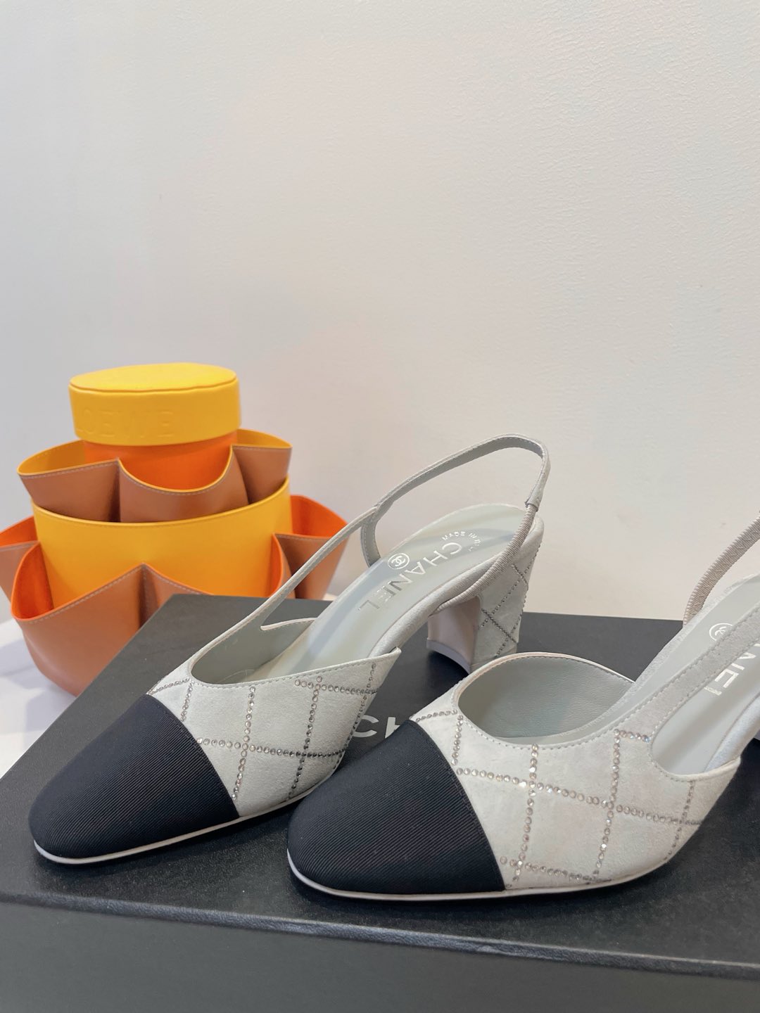 CC 26s Quilted Two-Tone Slingbacks Grey Black Suede Fabric 941695