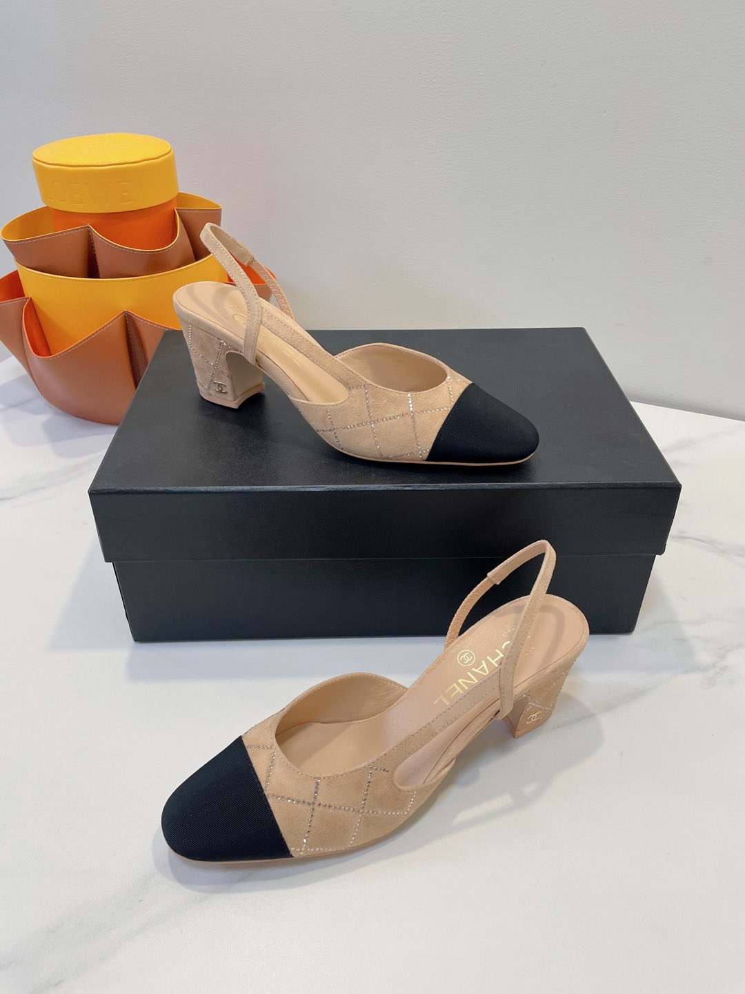 CC 26s Quilted Two-Tone Slingbacks Beige Black Suede Fabric 941696