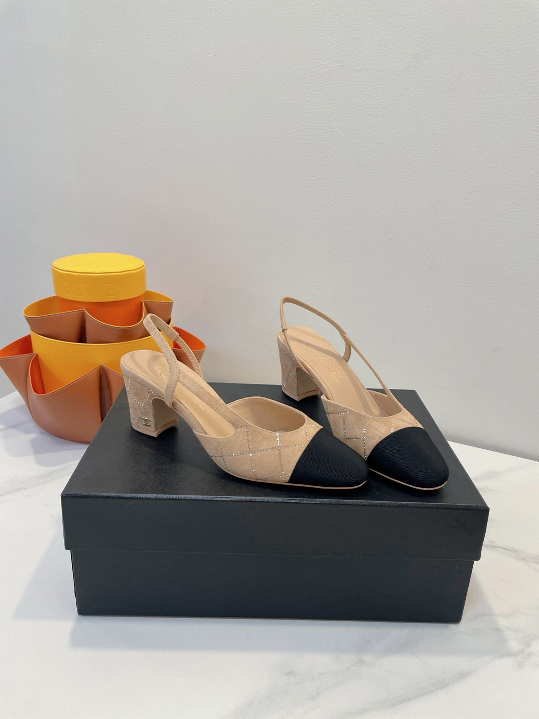 CC 26s Quilted Two-Tone Slingbacks Beige Black Suede Fabric 941696