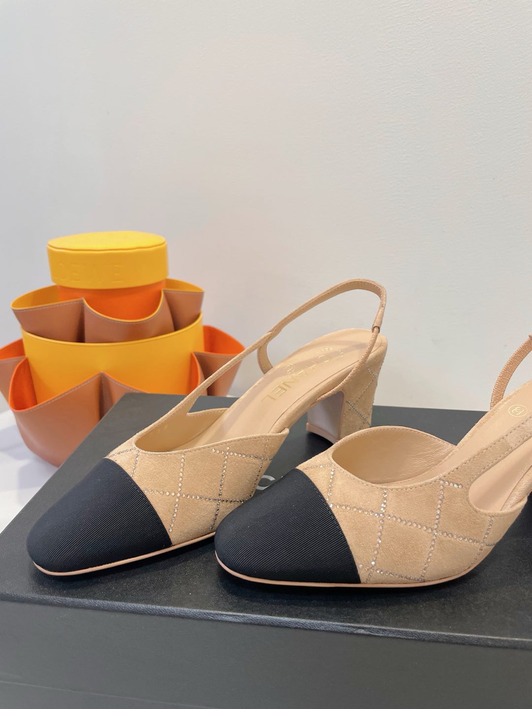 CC 26s Quilted Two-Tone Slingbacks Beige Black Suede Fabric 941696