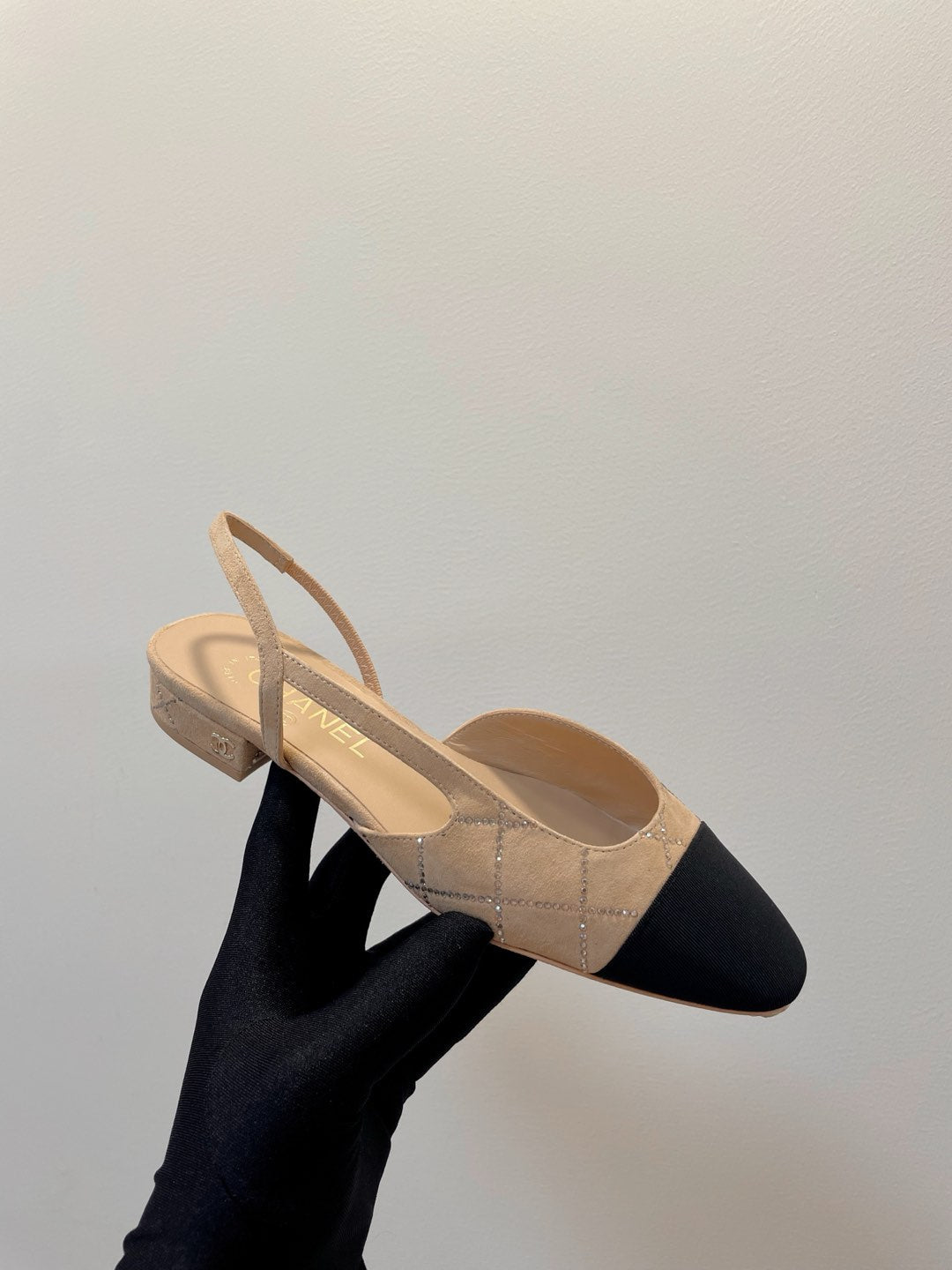 CC 26s Quilted Two-Tone Slingbacks Black Beige Suede Fabric 941699