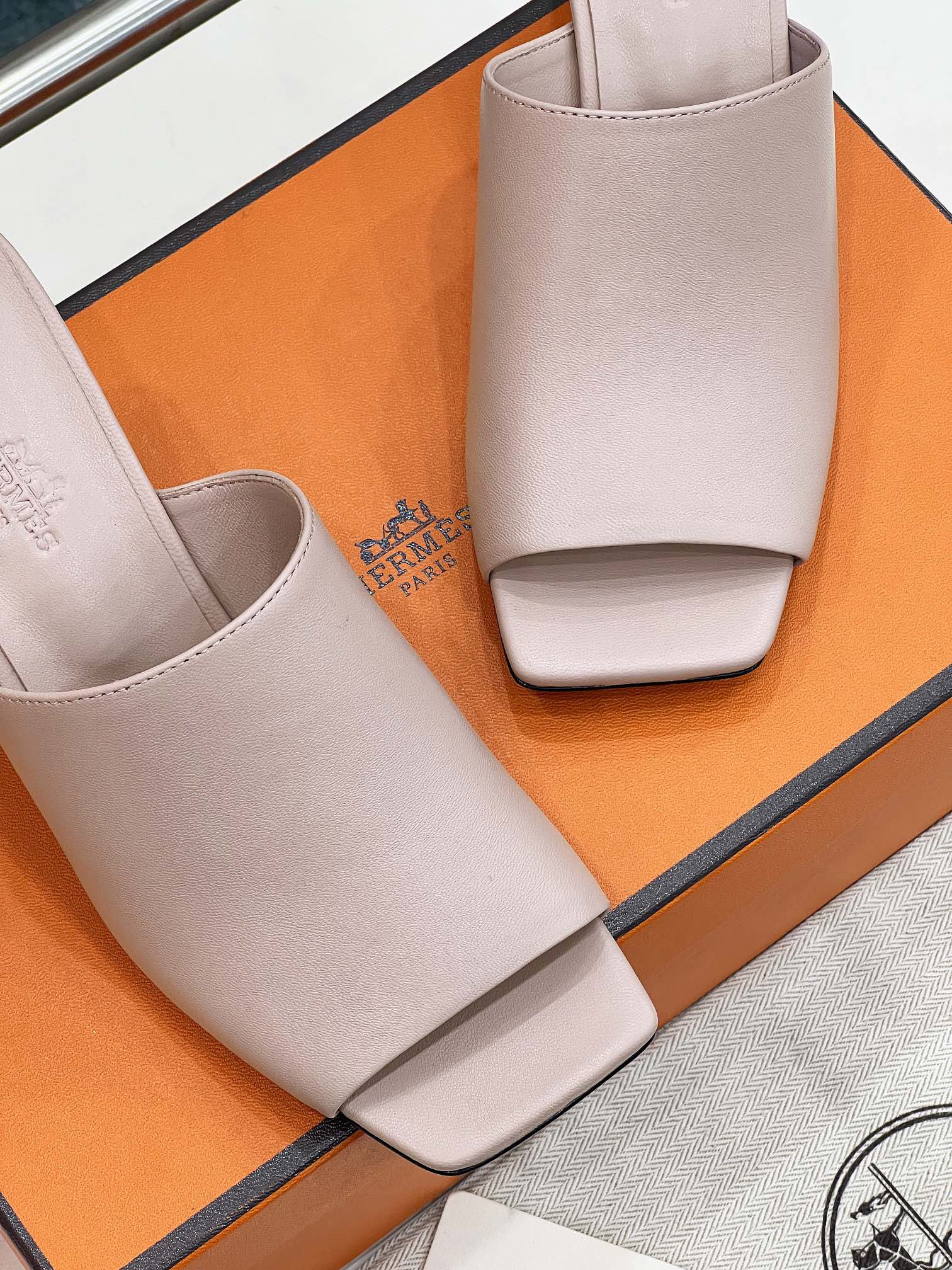 HM Iconique 60 Sandal In Baby Pink Calfskin
